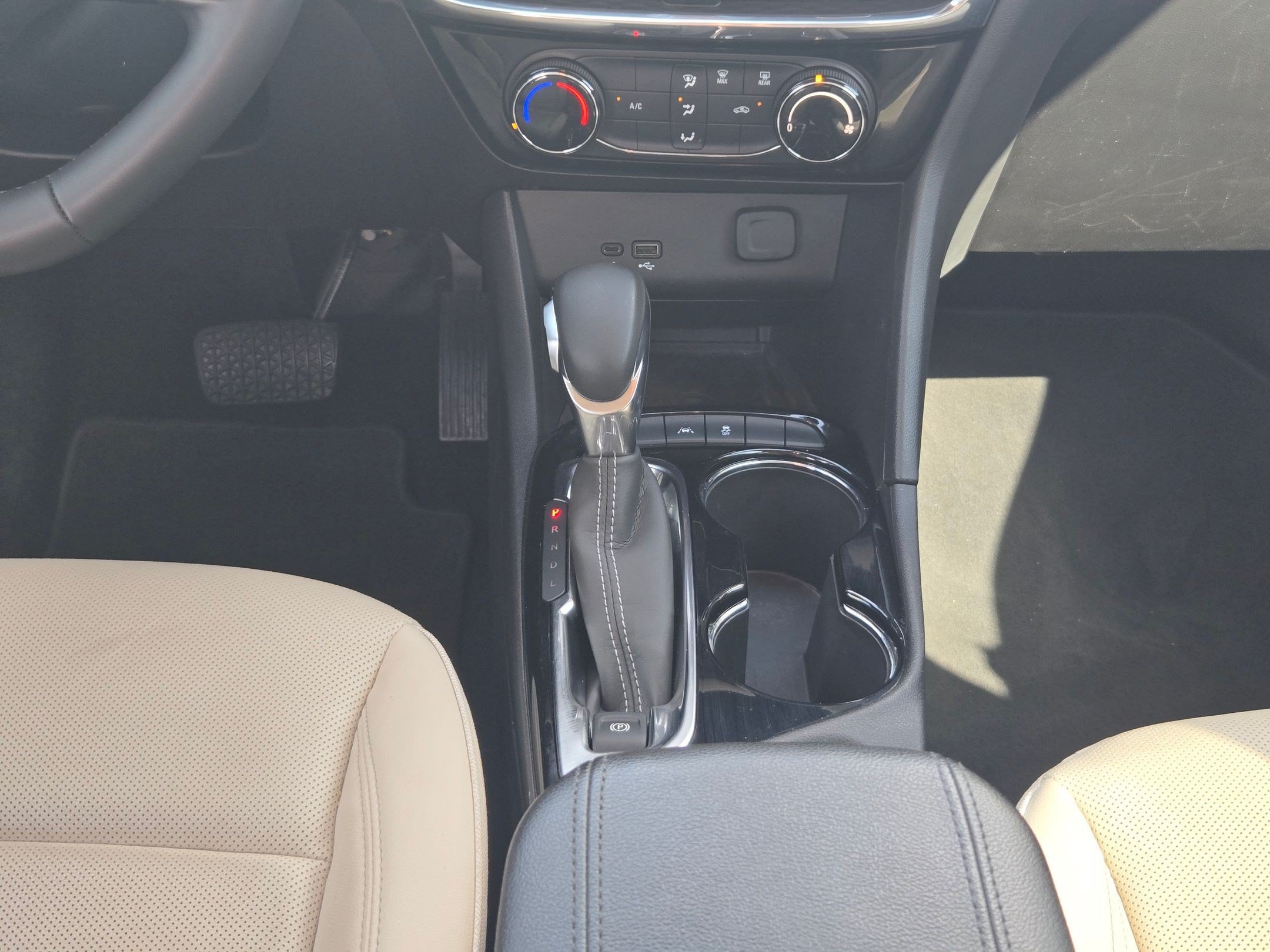 Certified 2025 Buick Encore GX Sport Touring w/ Experience Buick Package FWD image 19