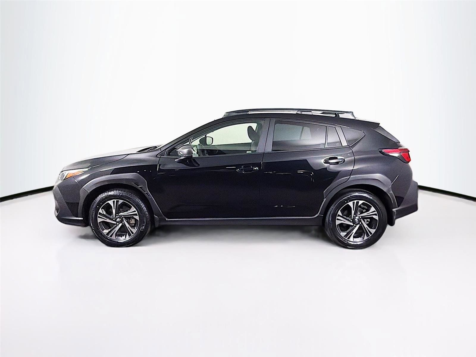 Used 2024 Subaru Crosstrek 2.0i Premium w/ Crosstrek Mirror Package AWD/4WD image 4