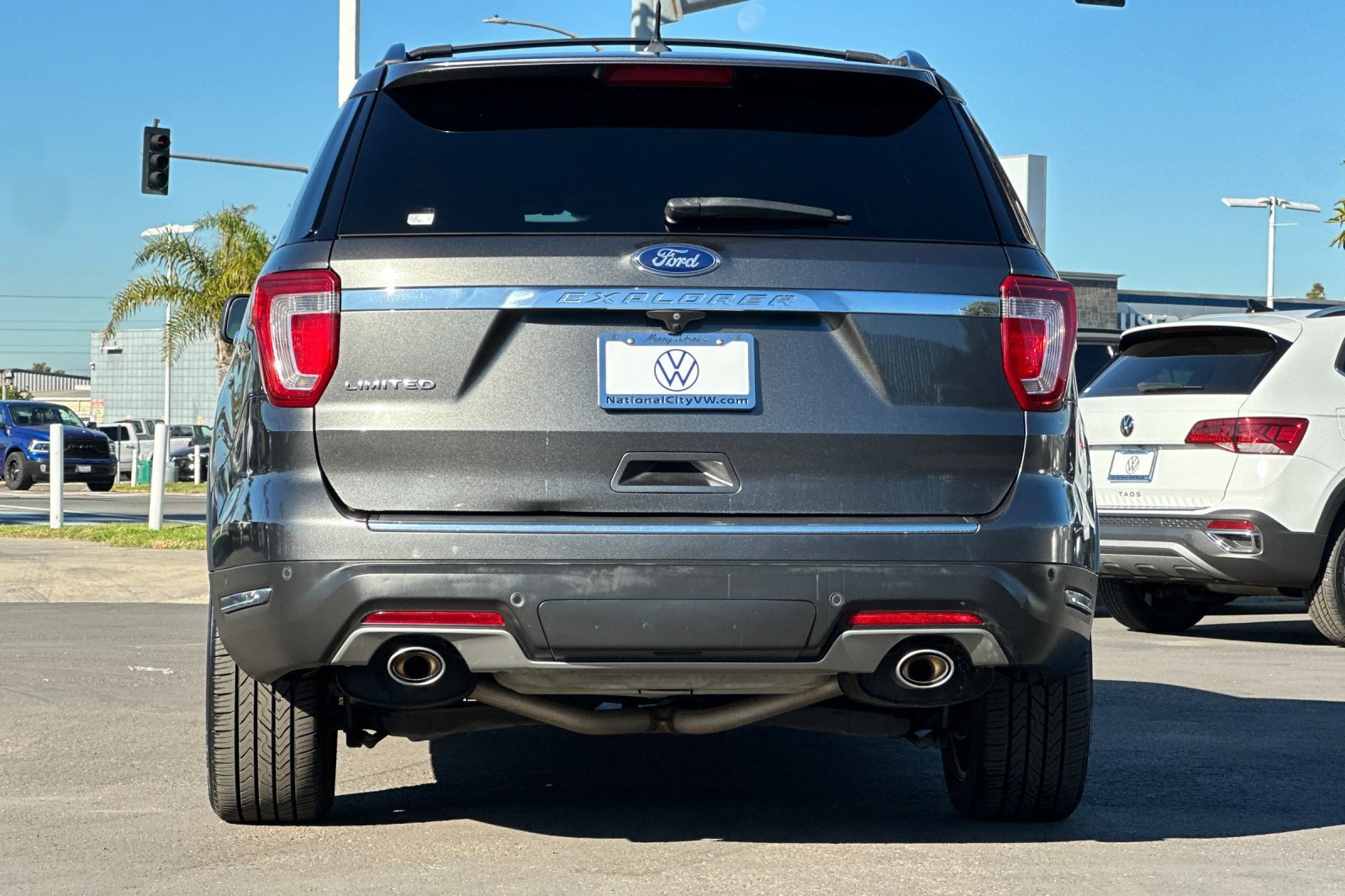 Used 2018 Ford Explorer Limited w/ Equipment Group 301A image 5