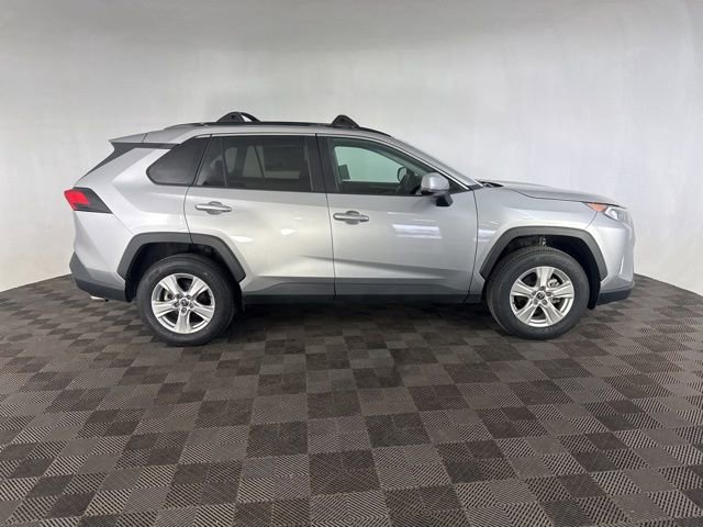 Used 2021 Toyota RAV4 XLE w/ Convenience Package image 5