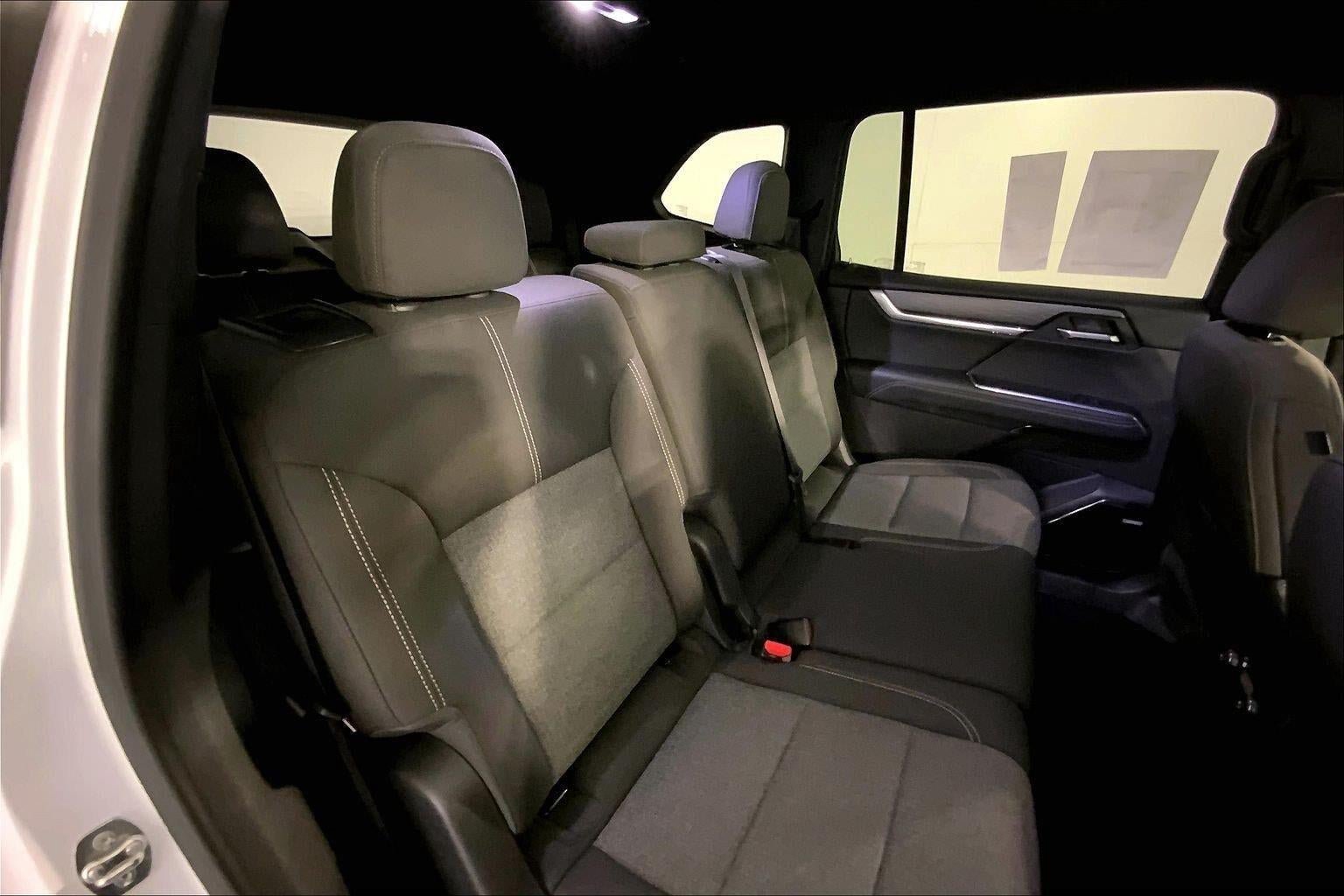 Used 2025 GMC Acadia Elevation AWD/4WD image 15