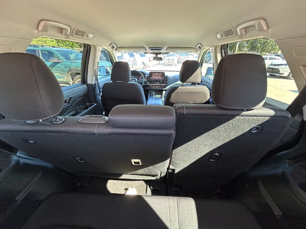 Used 2023 Nissan Pathfinder SV FWD image 14