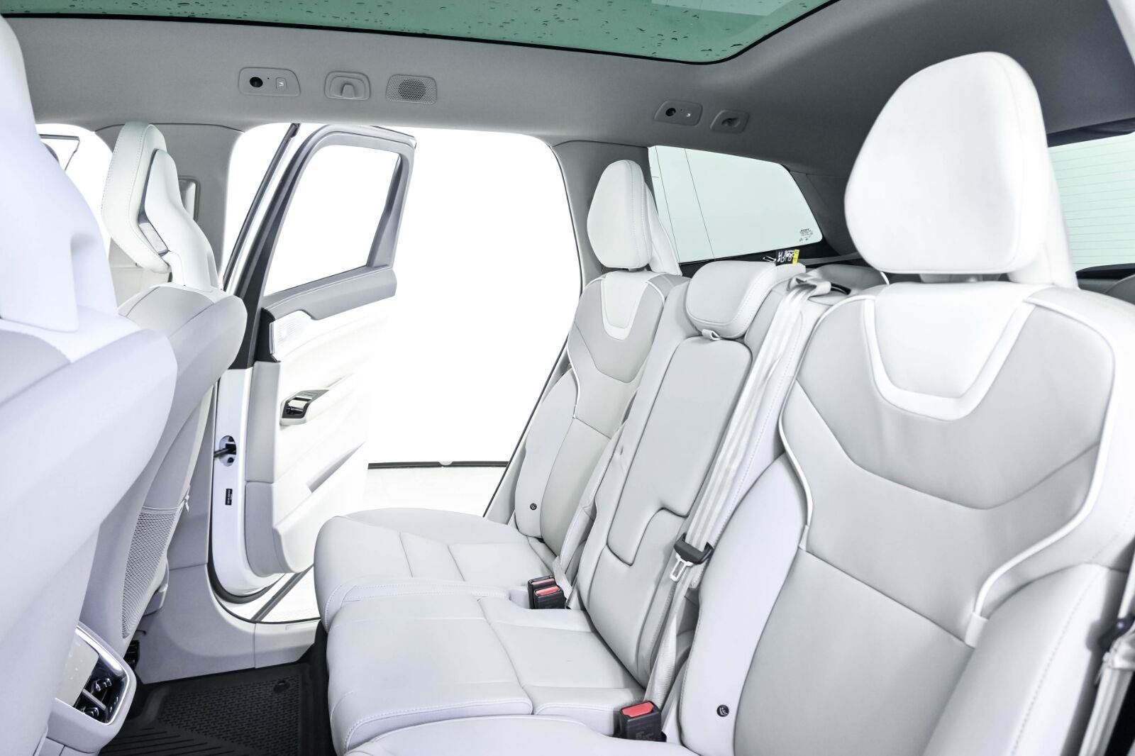 Used 2025 Volvo EX90 Ultra AWD/4WD image 17