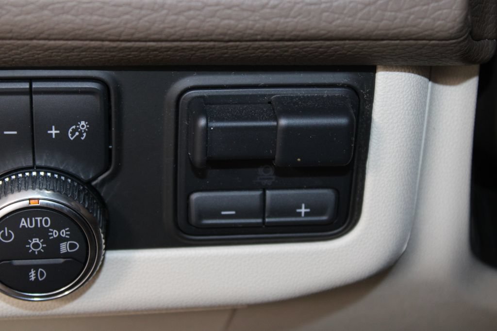 Used 2024 GMC Yukon Denali w/ Denali Reserve Package AWD/4WD image 47
