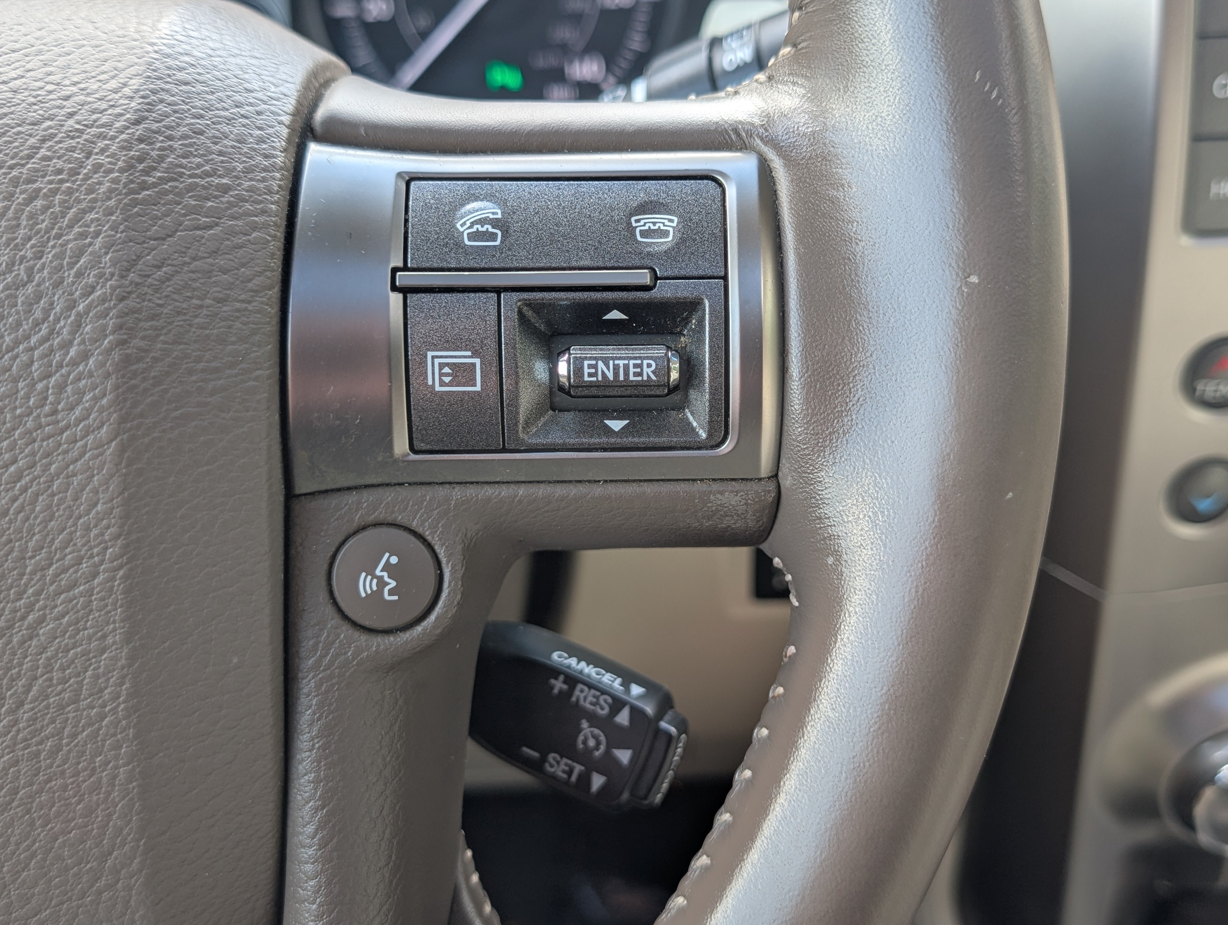 Used 2015 Lexus GX 460 w/ Premium Package AWD/4WD image 25