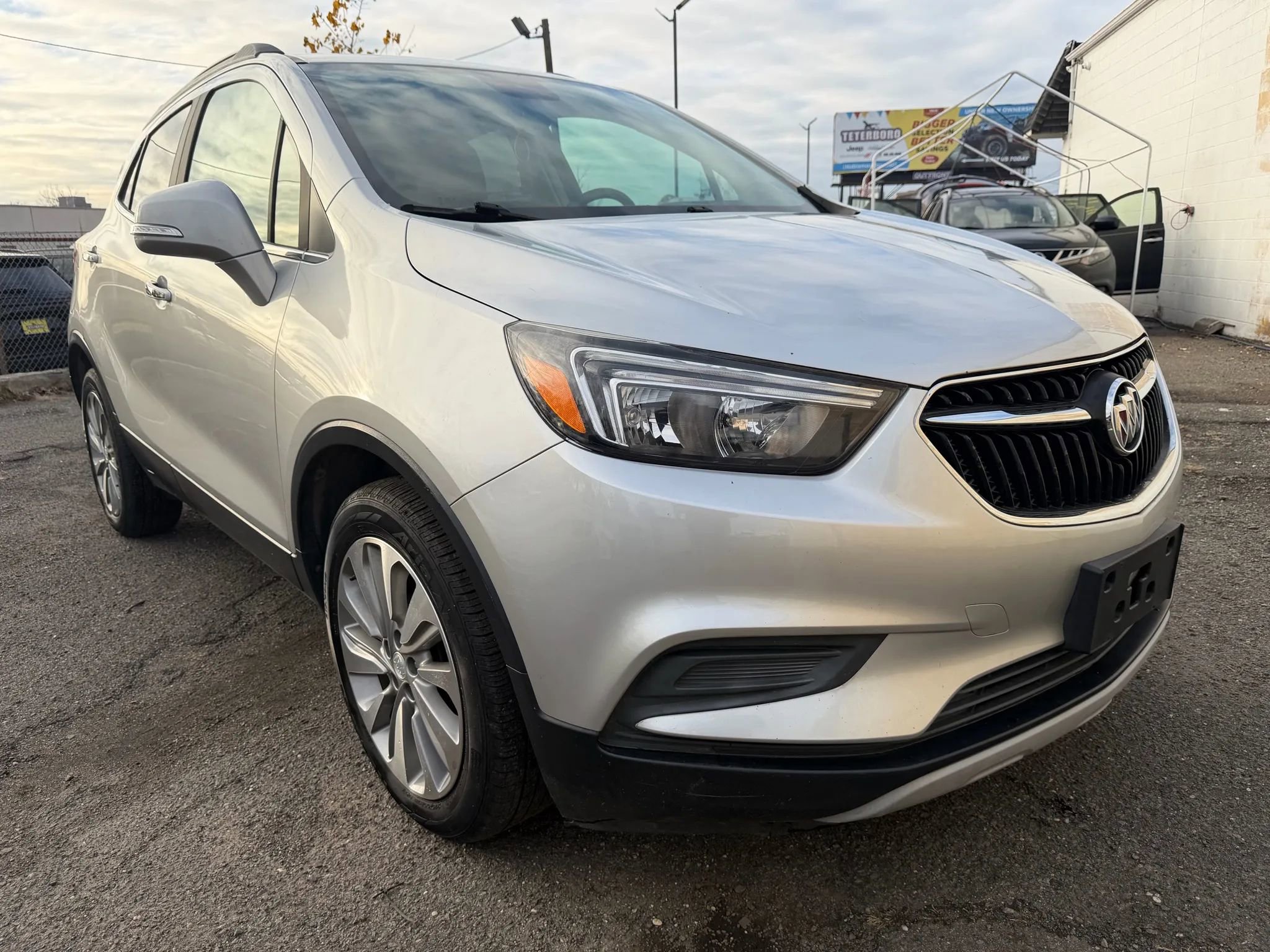 Used 2018 Buick Encore Preferred image 3