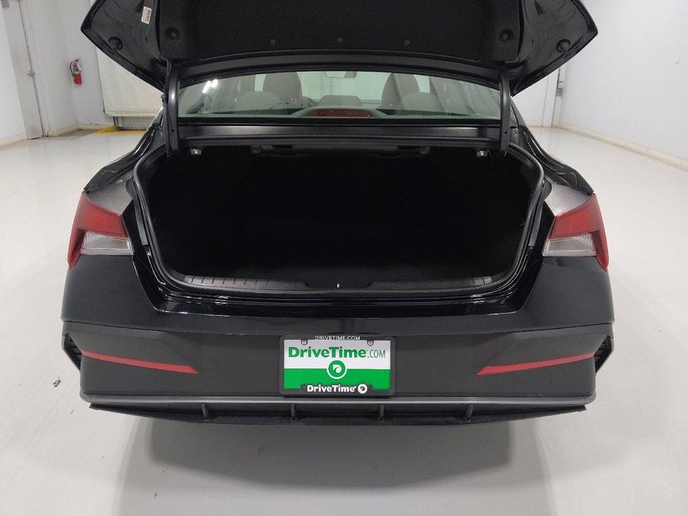 Used 2025 Hyundai Elantra SE image 29