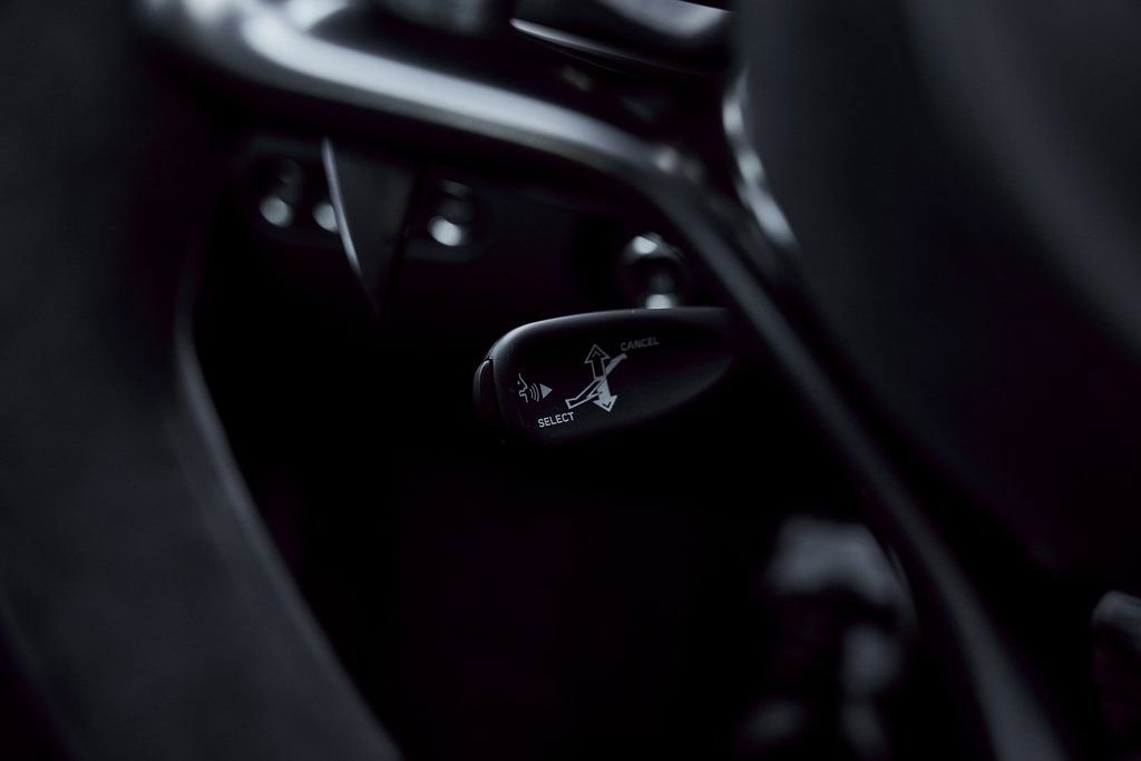 Used 2023 McLaren Artura RWD image 54