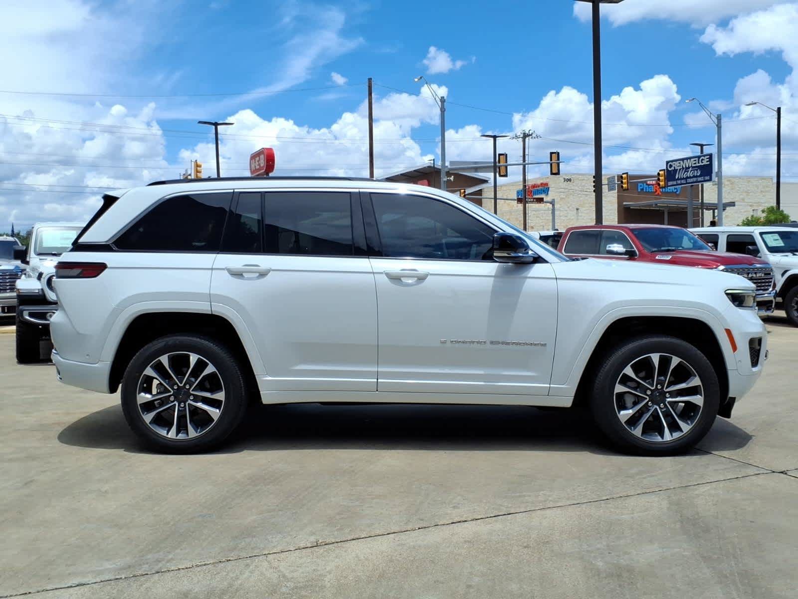 Used 2024 Jeep Grand Cherokee Overland w/ Adv Protech Group III AWD/4WD image 27