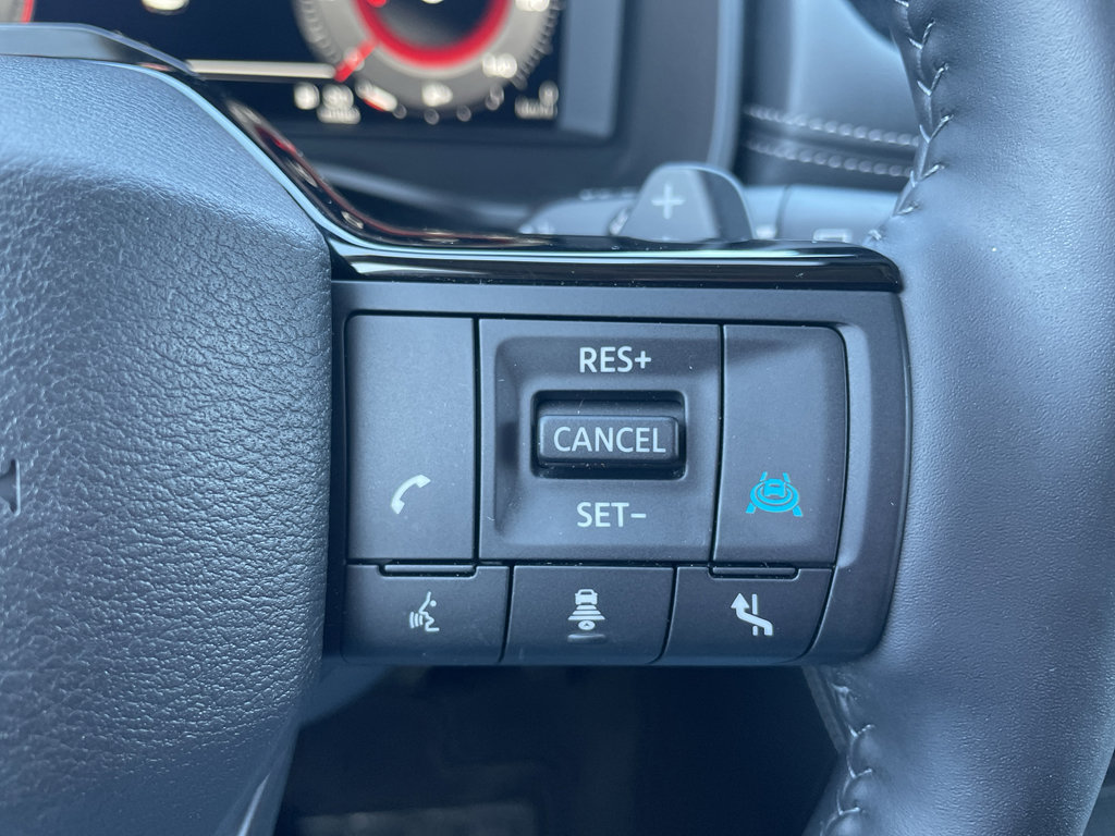 Used 2025 Nissan Rogue Platinum w/ Tech Package image 15