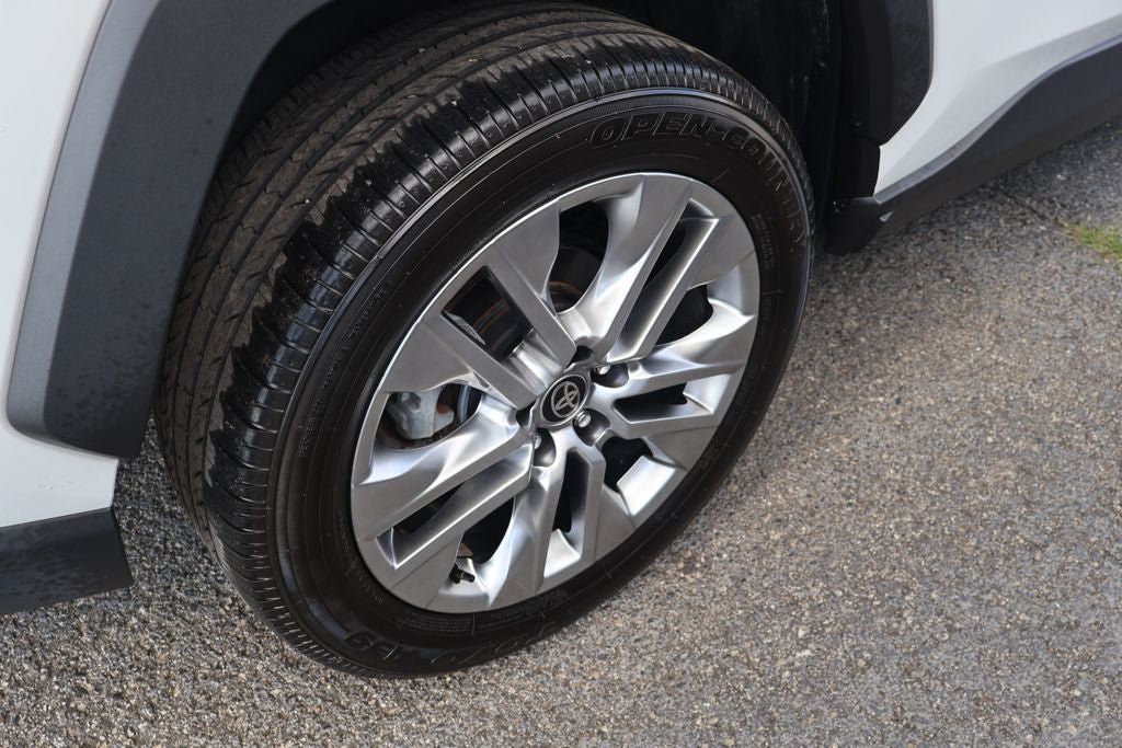 Used 2024 Toyota RAV4 XLE Premium FWD image 8