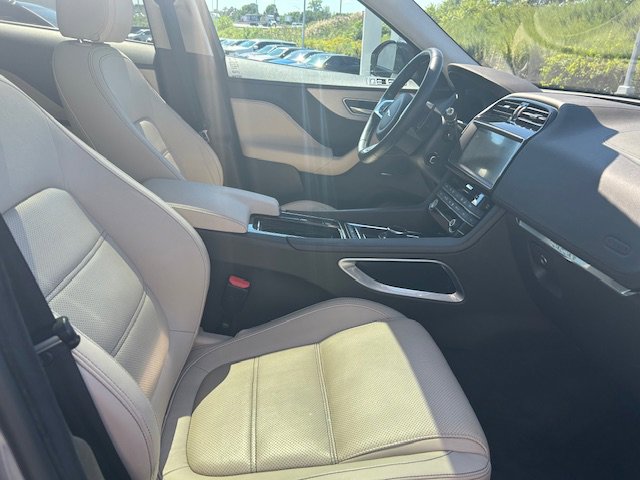 Used 2020 Jaguar F-PACE Prestige image 20