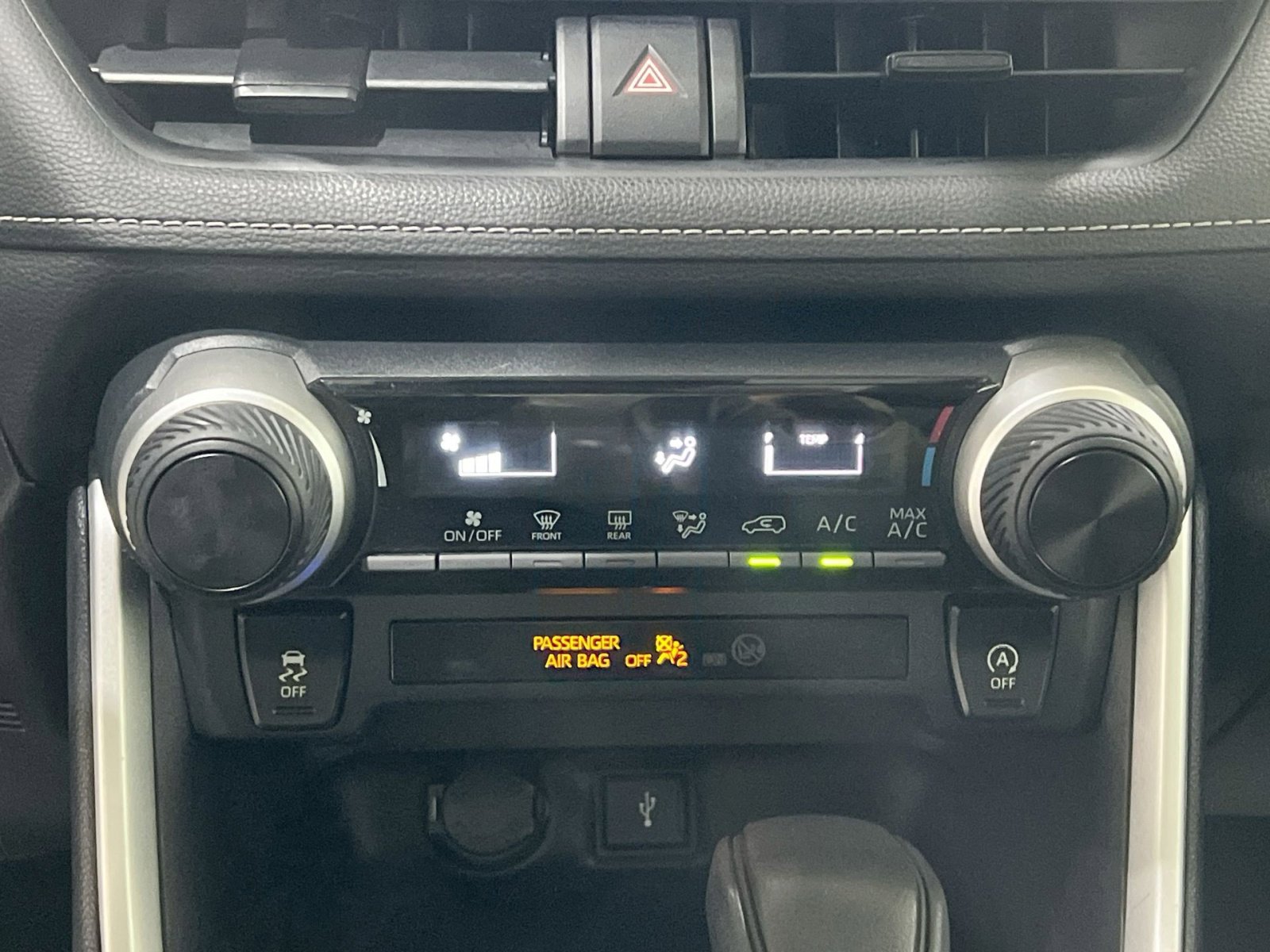 Used 2021 Toyota RAV4 LE AWD/4WD image 18