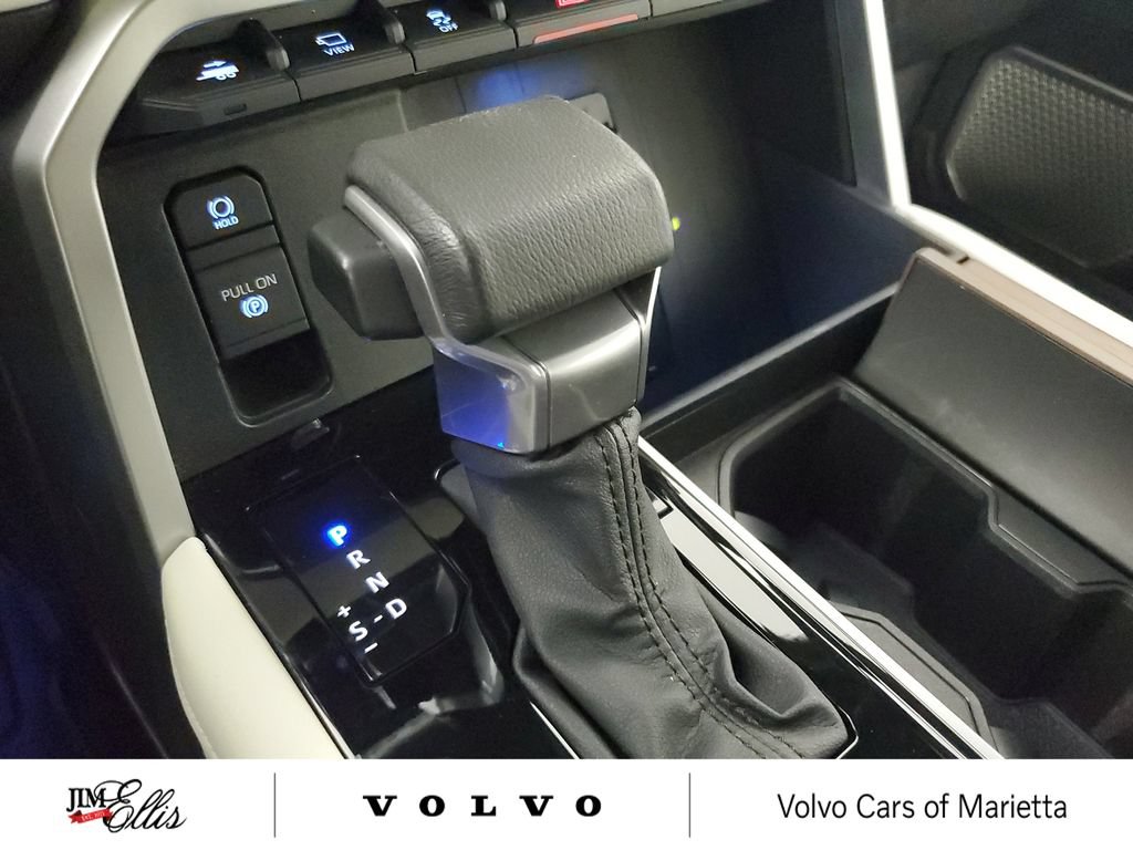 Used 2023 Toyota Sequoia Capstone AWD/4WD image 33
