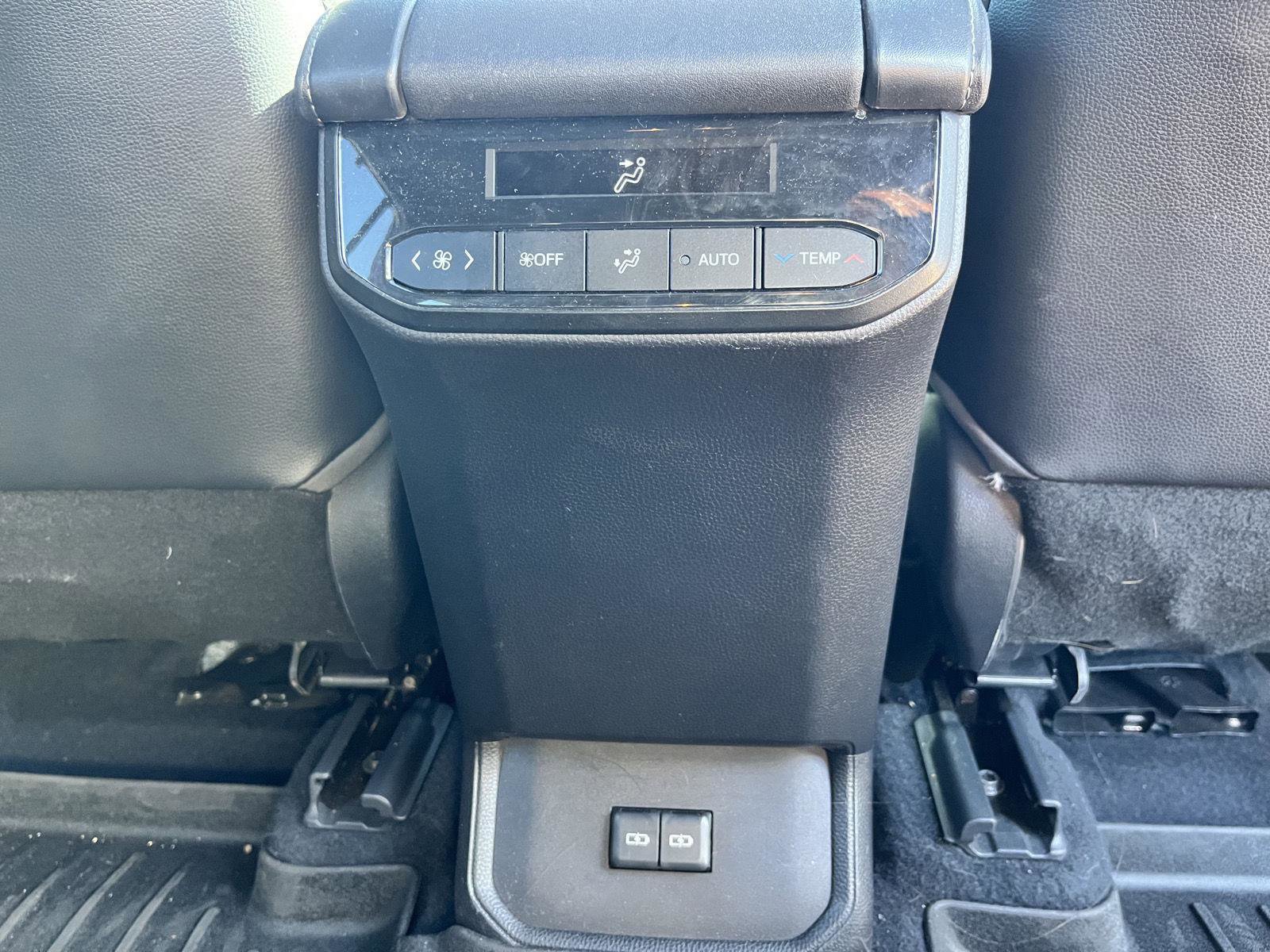 Certified 2022 Toyota Highlander XSE image 25