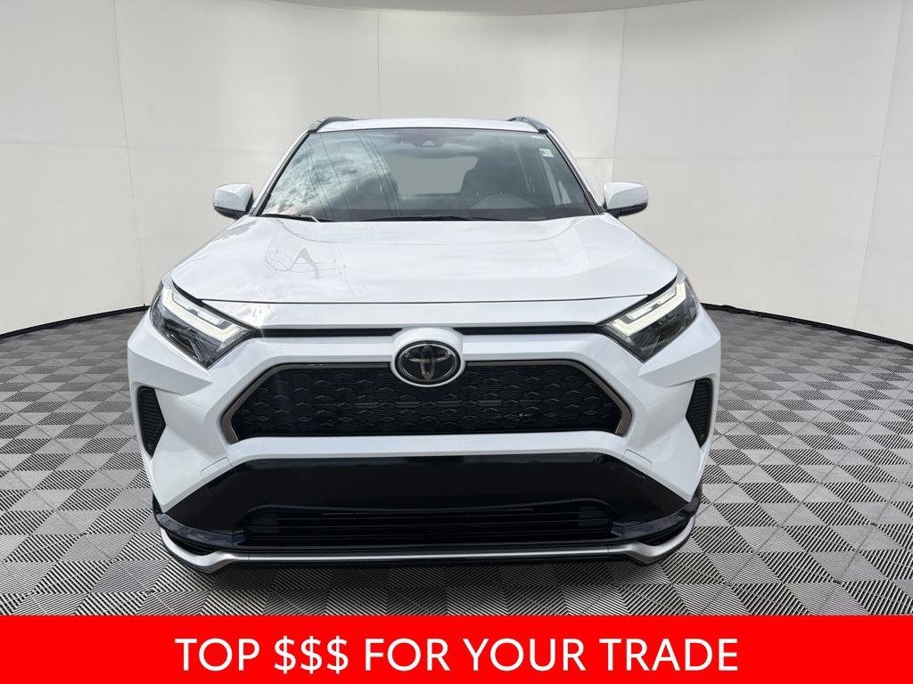 Used 2025 Toyota RAV4 SE AWD/4WD image 2