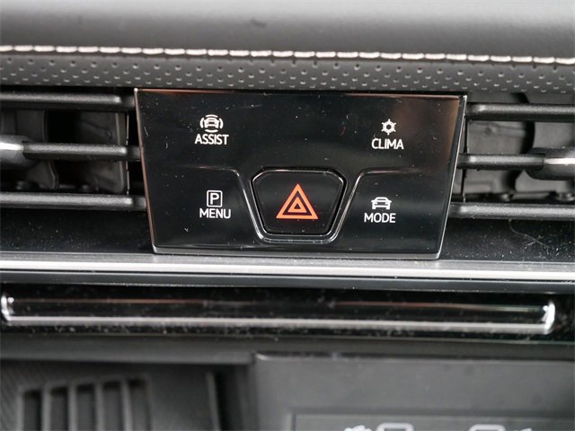 Certified 2025 Volkswagen Atlas SE image 32