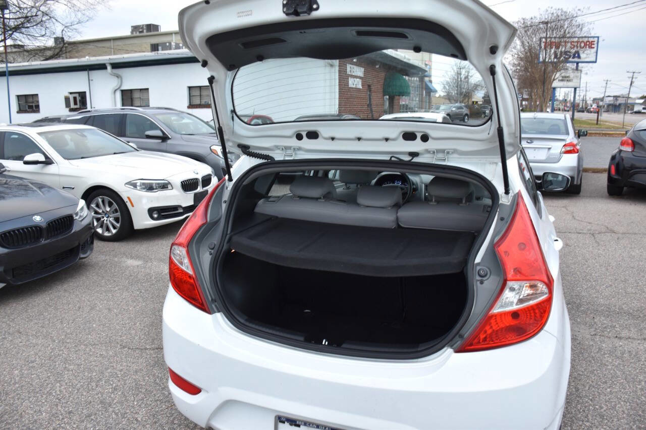 Used 2017 Hyundai Accent SE image 10