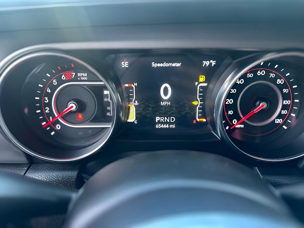 Used 2022 Jeep Wrangler Rubicon w/ Cold Weather Group AWD/4WD image 11