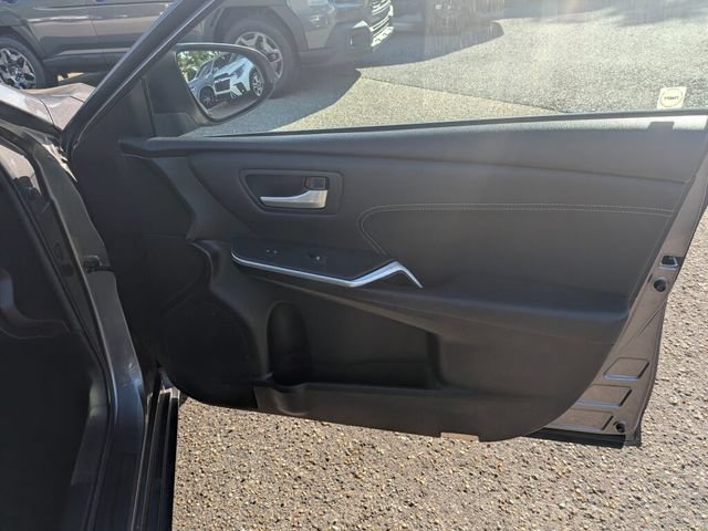 Used 2015 Toyota Camry XLE FWD image 37