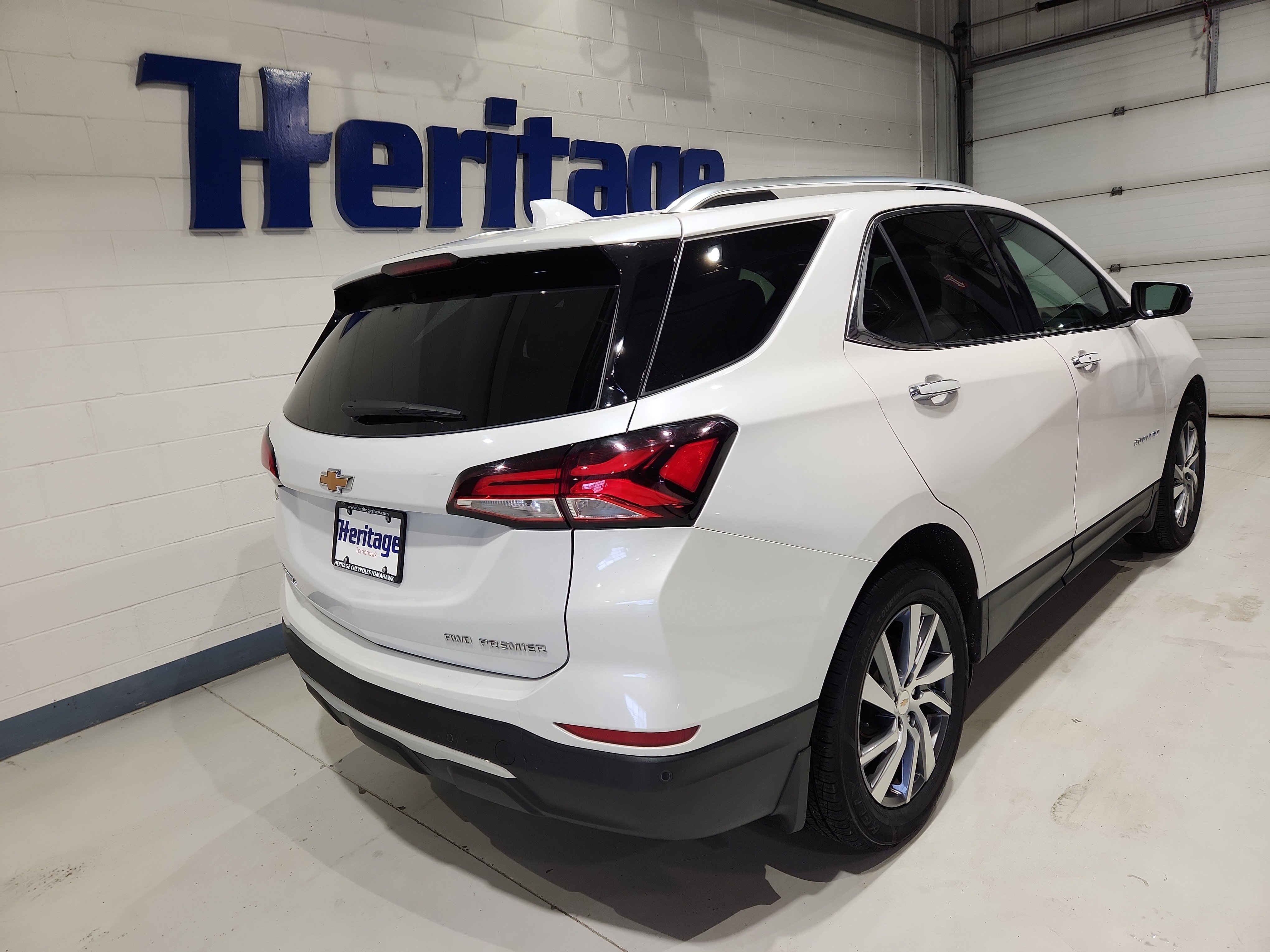 Used 2023 Chevrolet Equinox Premier image 27