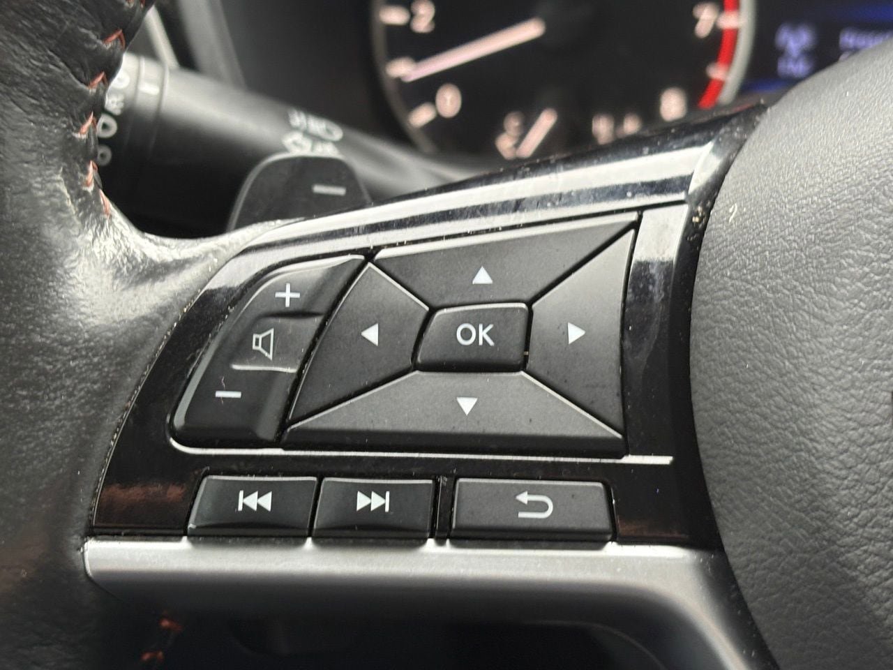 Used 2023 Nissan Altima 2.0 SR FWD image 23