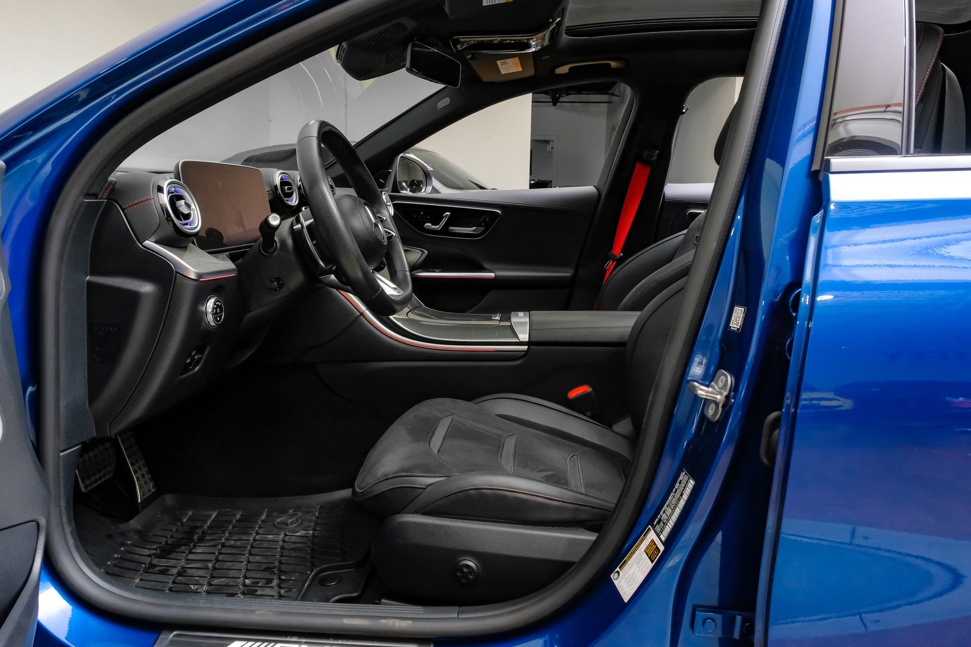 Used 2024 Mercedes-Benz C 43 AMG 4MATIC Sedan image 4