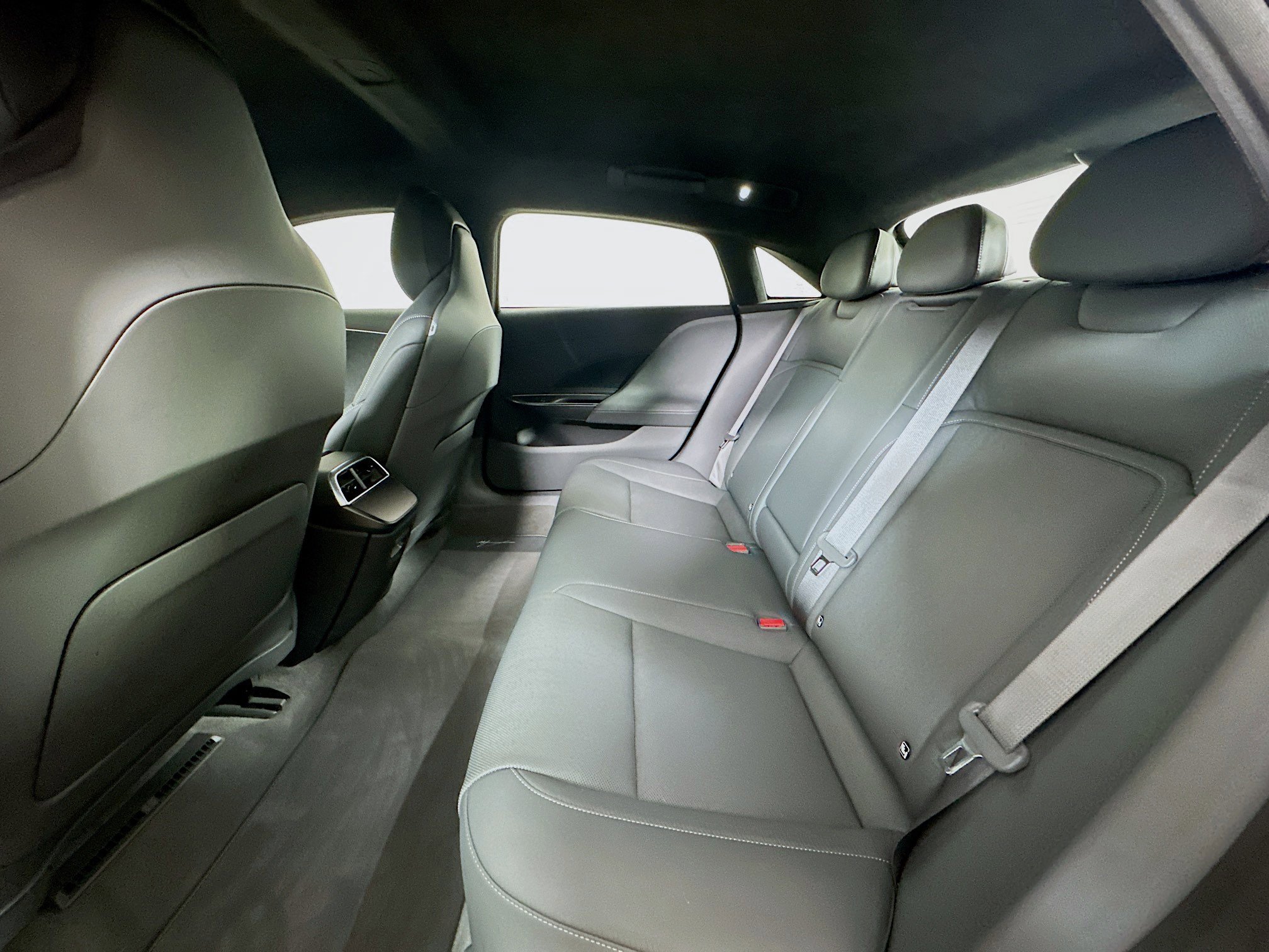 Used 2023 Lucid Air Pure AWD/4WD image 28