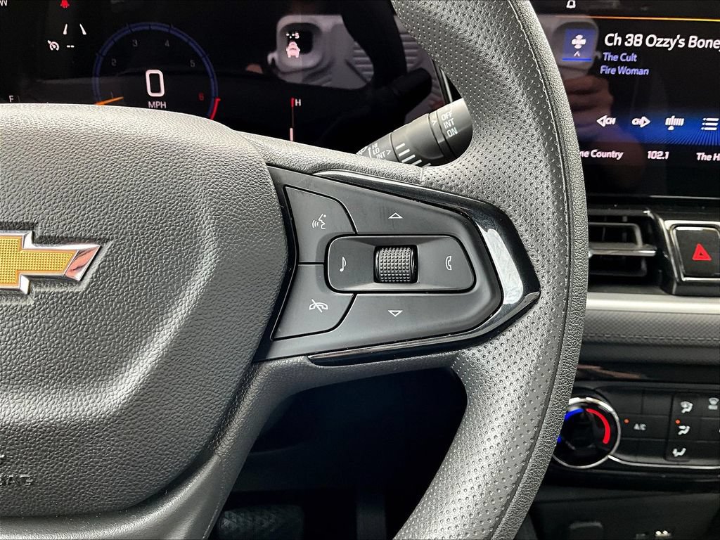 Used 2025 Chevrolet TrailBlazer LT FWD image 15