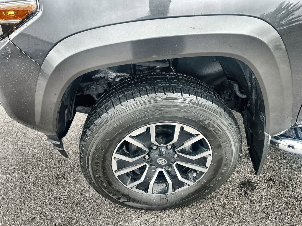 Used 2022 Toyota Tacoma TRD Sport AWD/4WD image 16