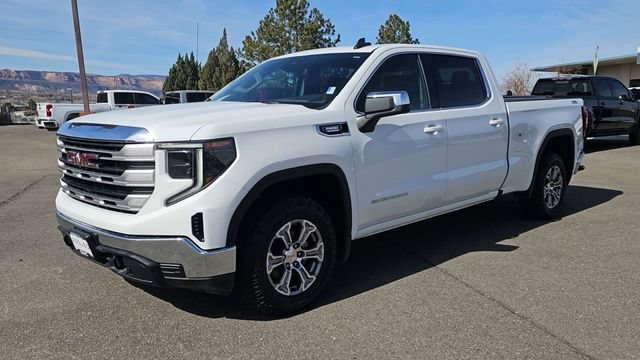 Used 2023 GMC Sierra 1500 SLE w/ X31 Off-Road Package AWD/4WD image 4