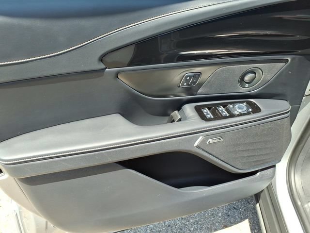 Used 2024 Lincoln Nautilus Reserve w/ Equipment Group 202A AWD/4WD image 11
