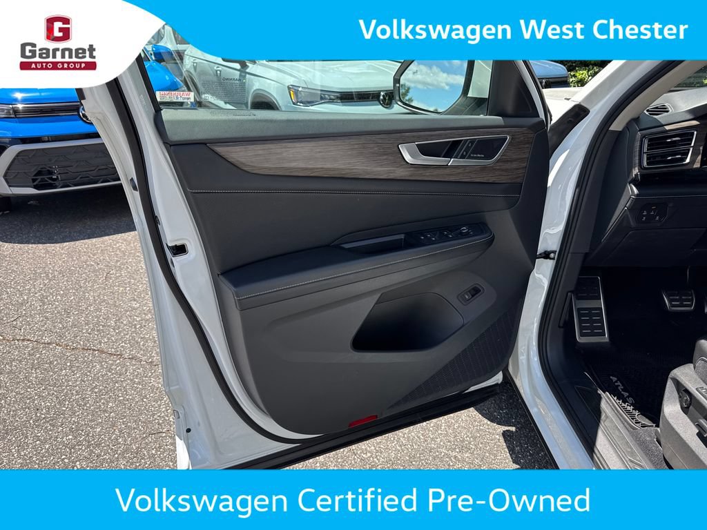 Certified 2024 Volkswagen Atlas SEL Premium R-Line AWD/4WD image 12
