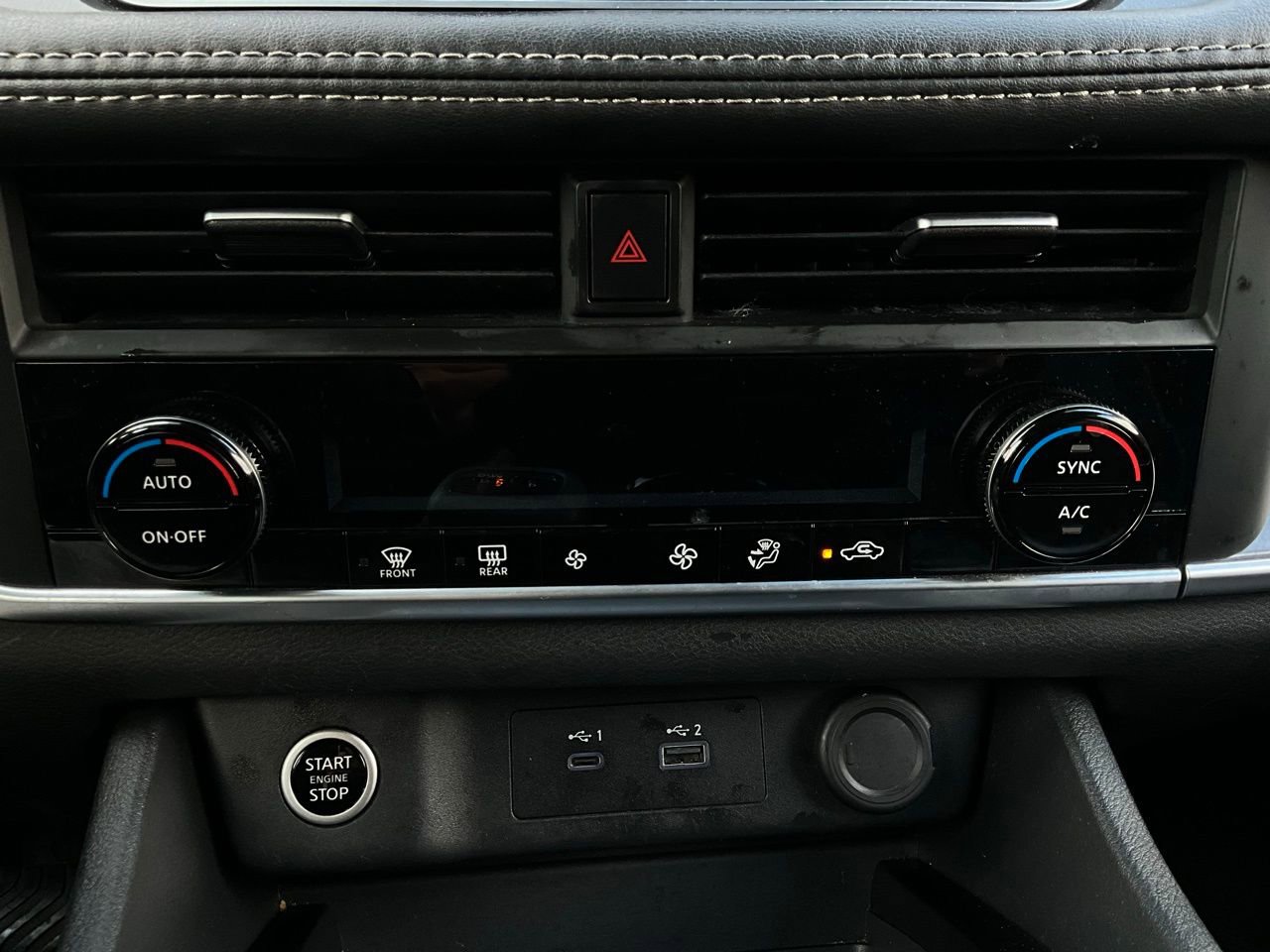 Used 2023 Nissan Rogue SV image 28