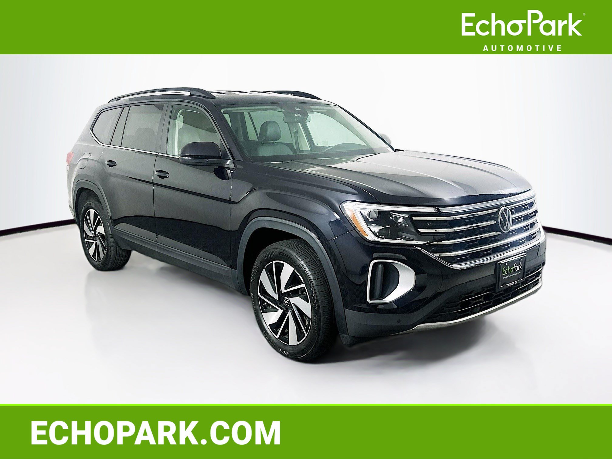 Used 2025 Volkswagen Atlas SE FWD image 1