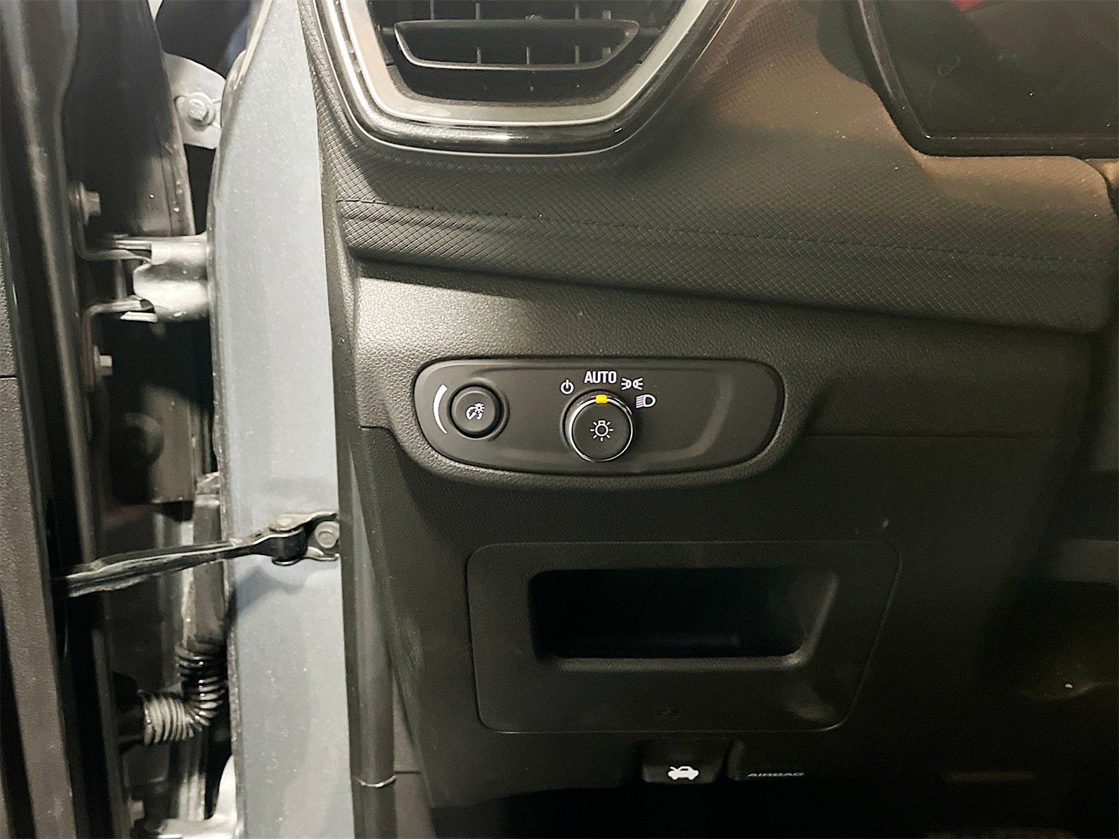 Used 2025 Chevrolet TrailBlazer LT w/ Driver Confidence Package image 10