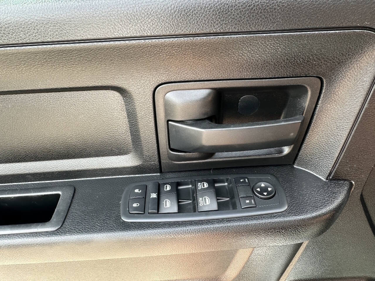 Used 2020 RAM 1500 Tradesman AWD/4WD image 12