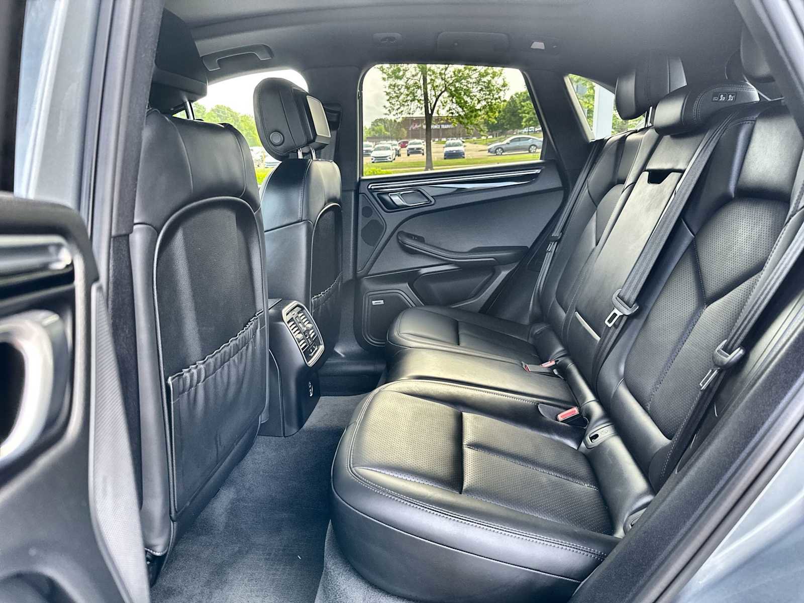 Used 2020 Porsche Macan image 4