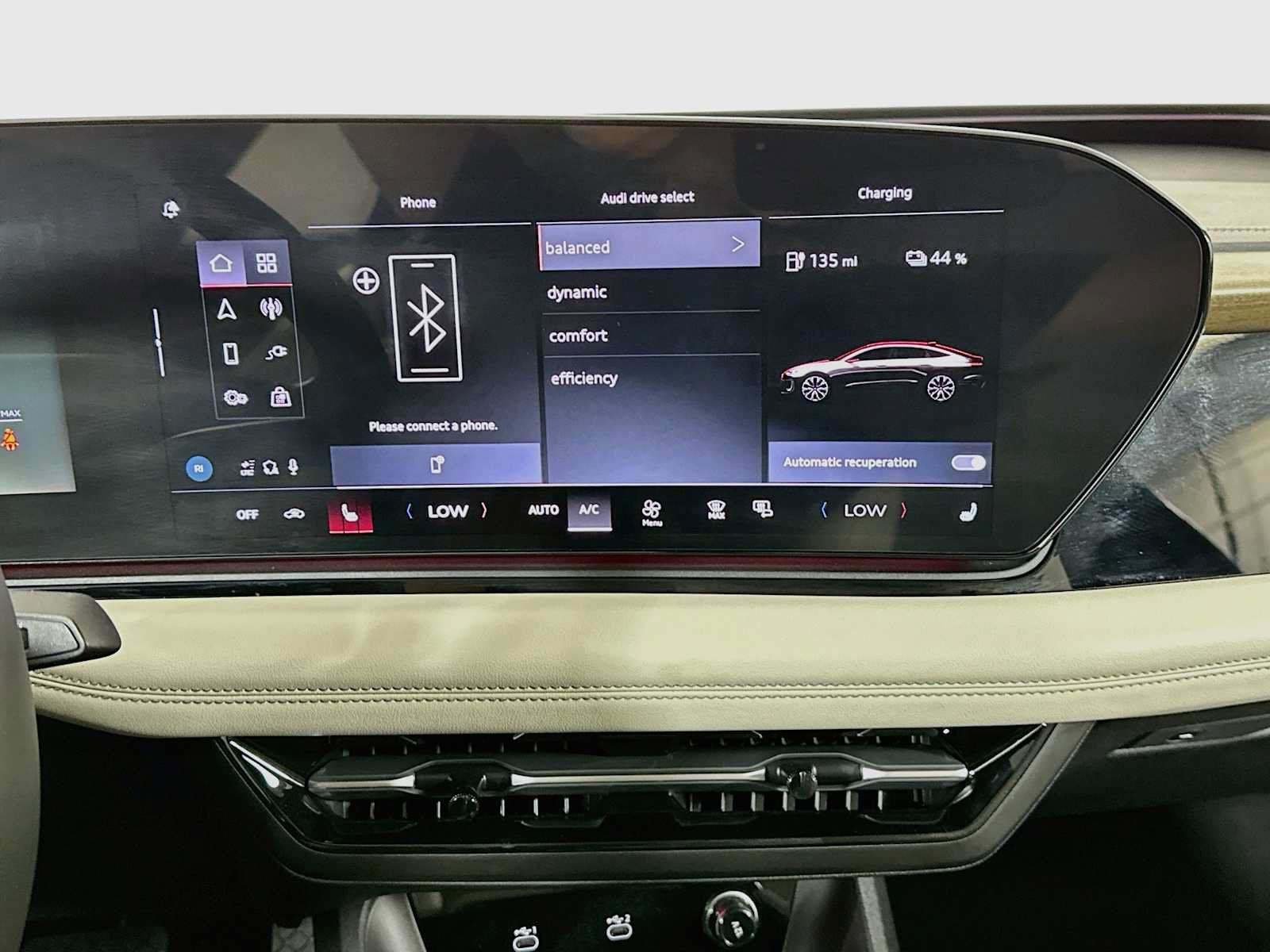 Used 2025 Audi A6 e-tron Premium Plus RWD image 12