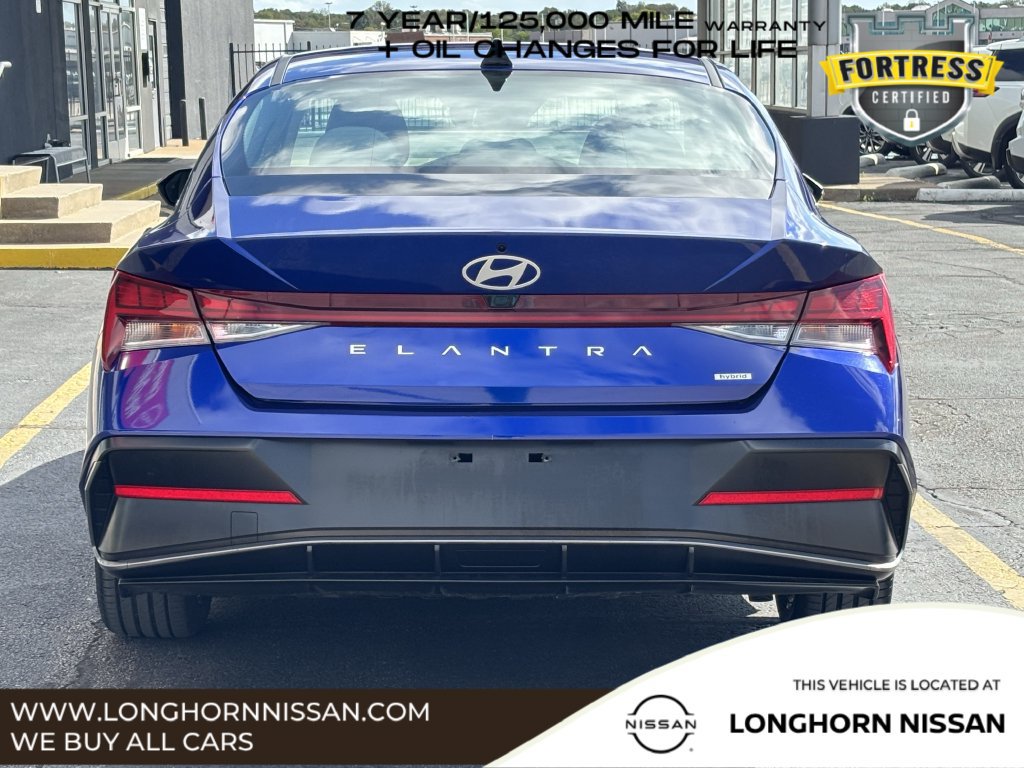 Used 2025 Hyundai Elantra Limited FWD image 4