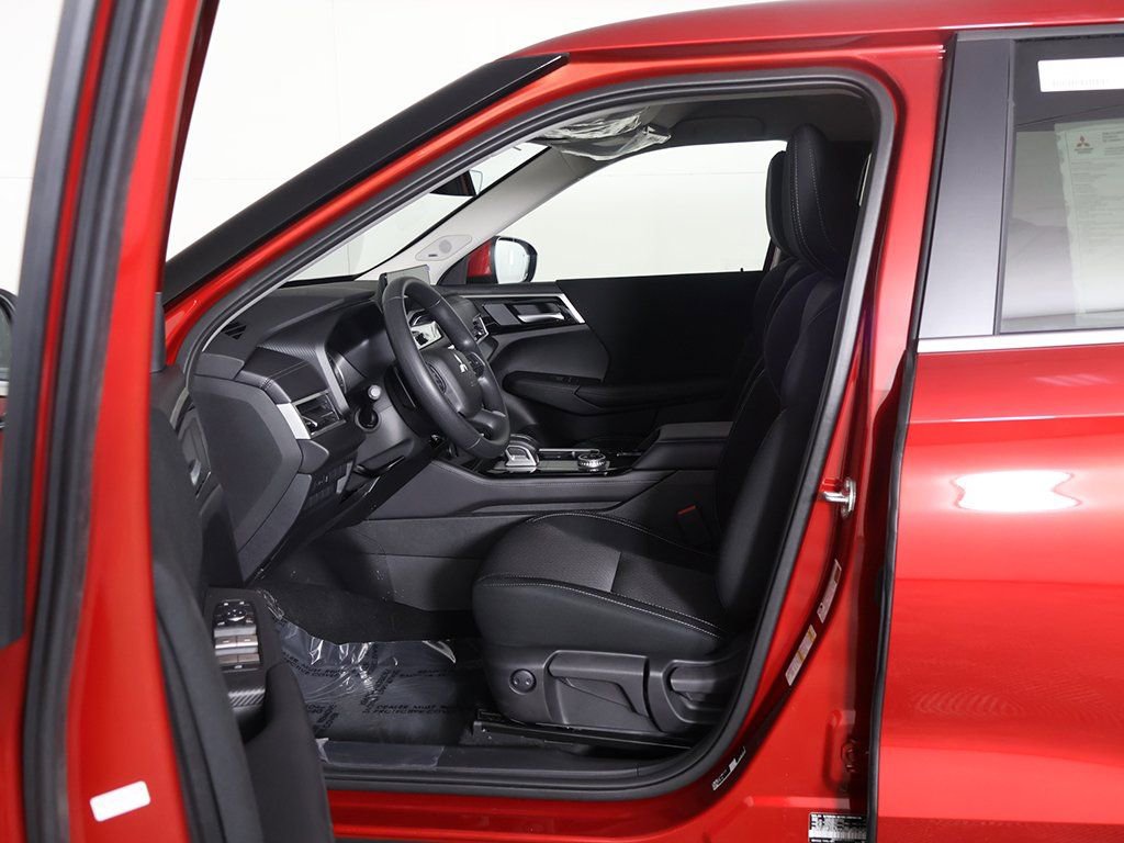 New 2026 Mitsubishi Outlander ES AWD/4WD image 30