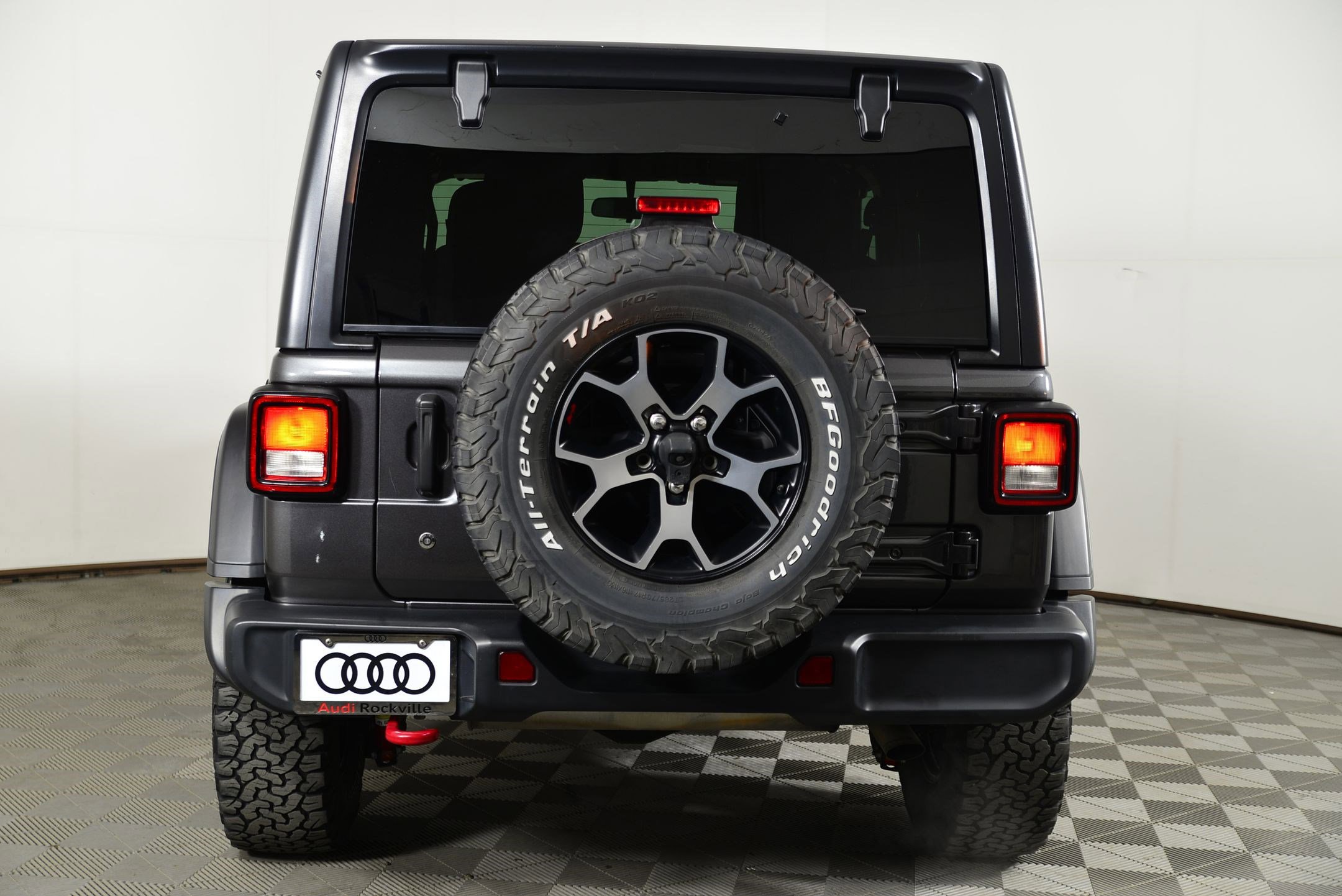 Used 2018 Jeep Wrangler Rubicon w/ Cold Weather Group image 10