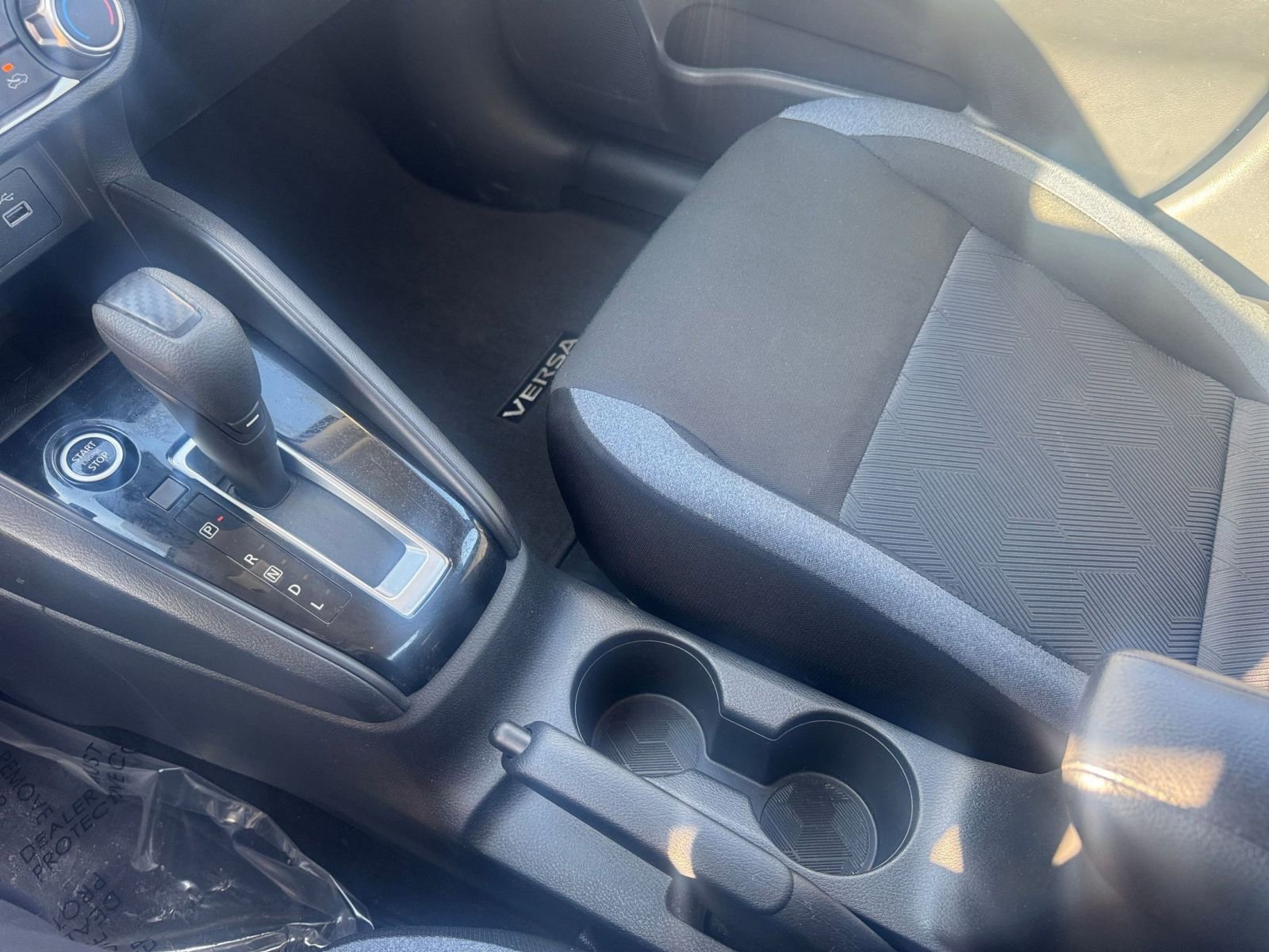 Used 2025 Nissan Versa SV image 39