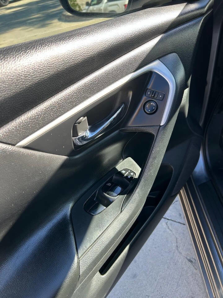 Used 2018 Nissan Altima 2.5 S w/ S Convenience Package image 17