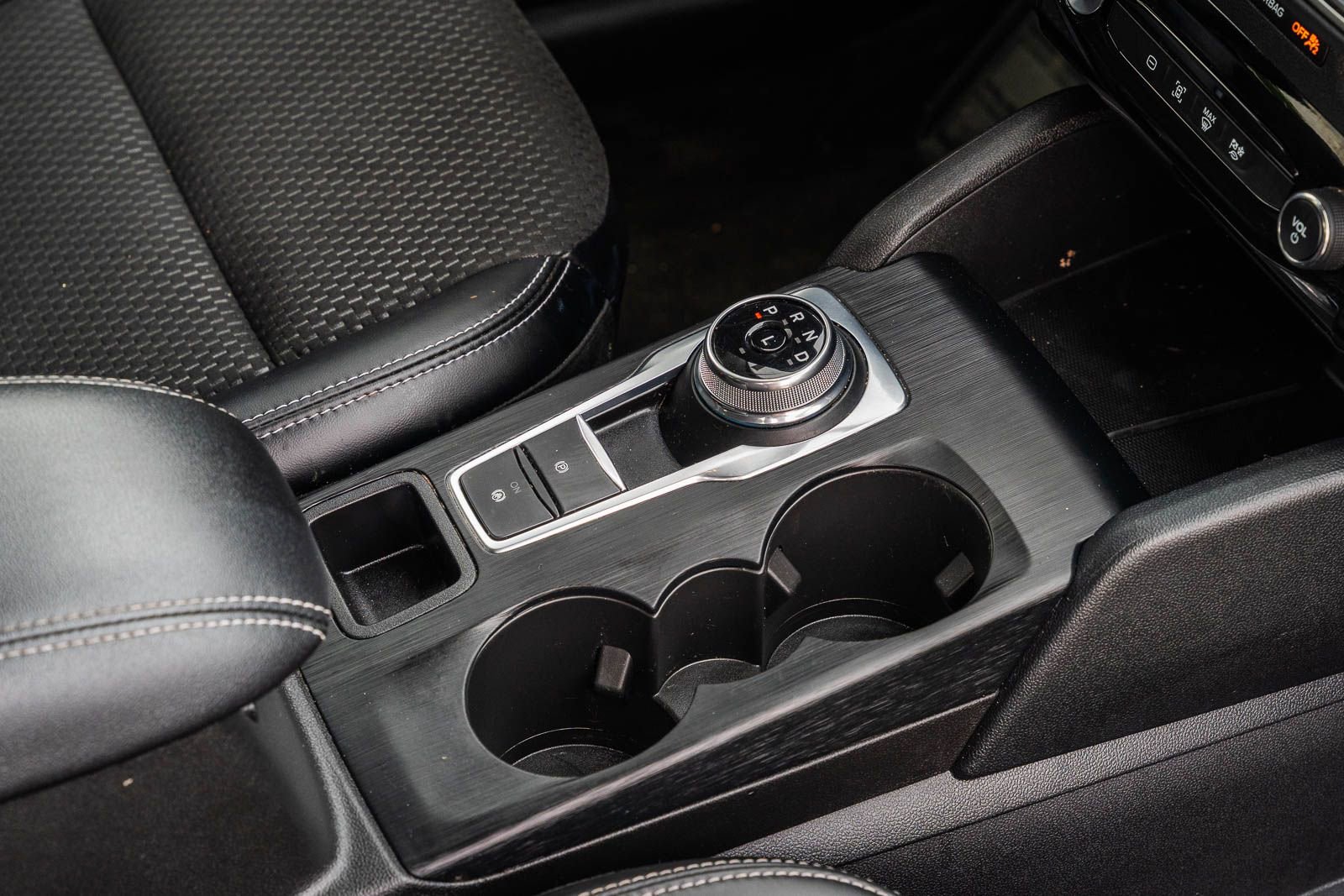 Used 2024 Ford Escape SE image 13