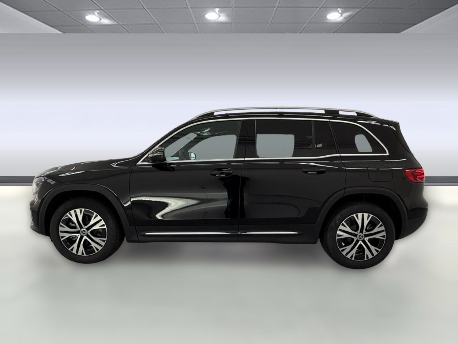 New 2026 Mercedes-Benz GLB 250 image 2