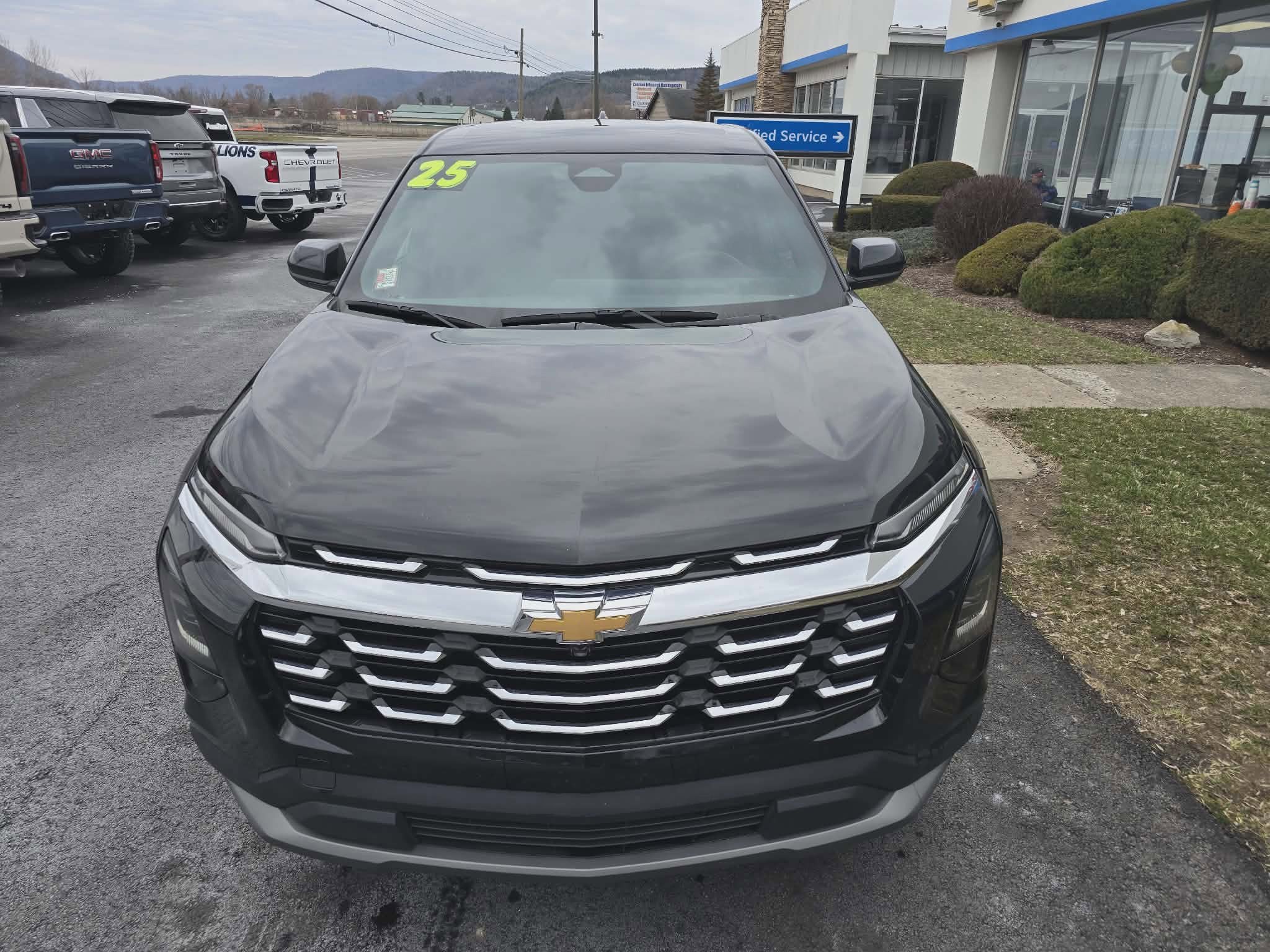 Used 2025 Chevrolet Equinox LT image 9