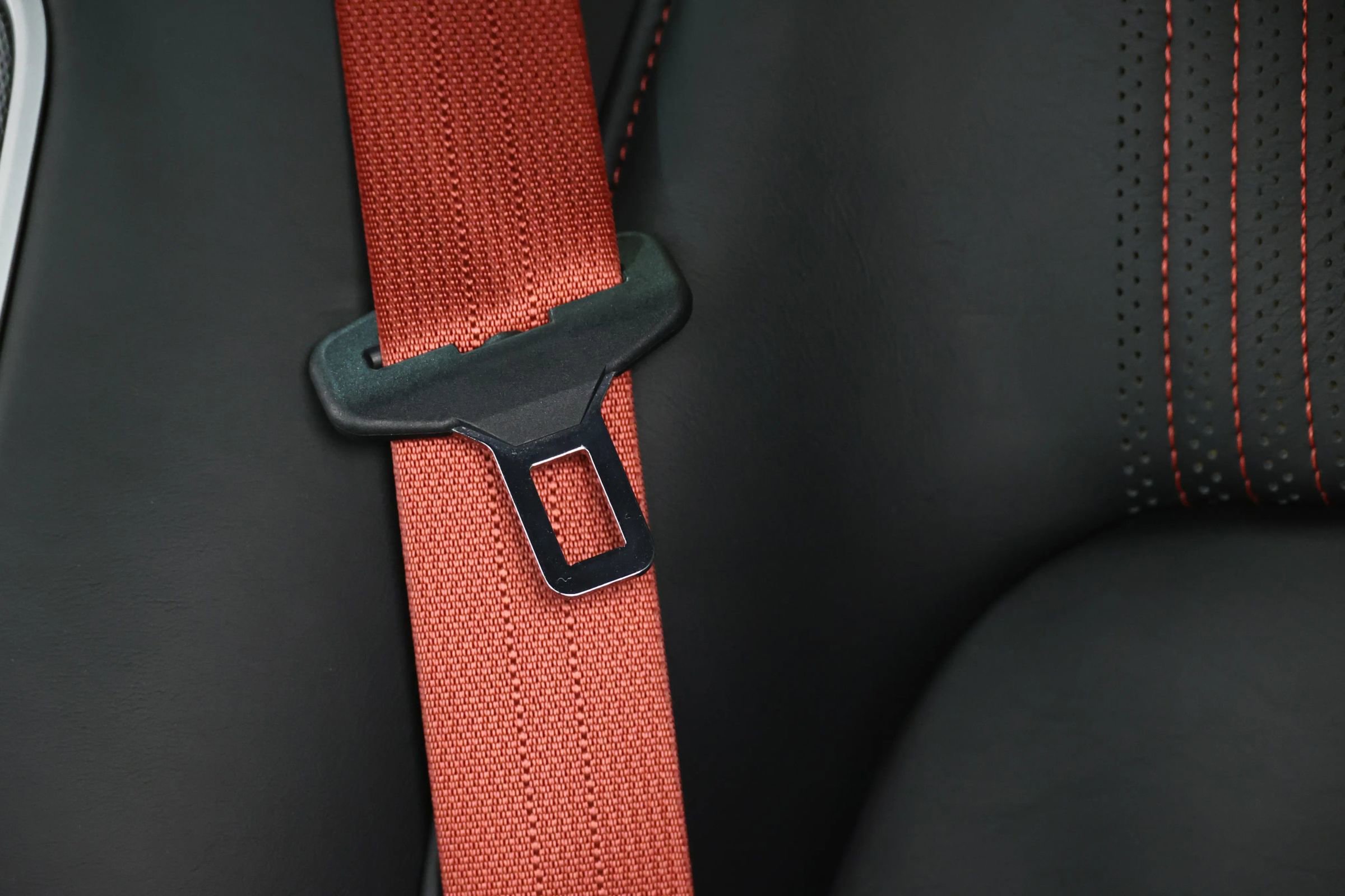 Used 2018 Aston Martin DB11 Coupe image 41