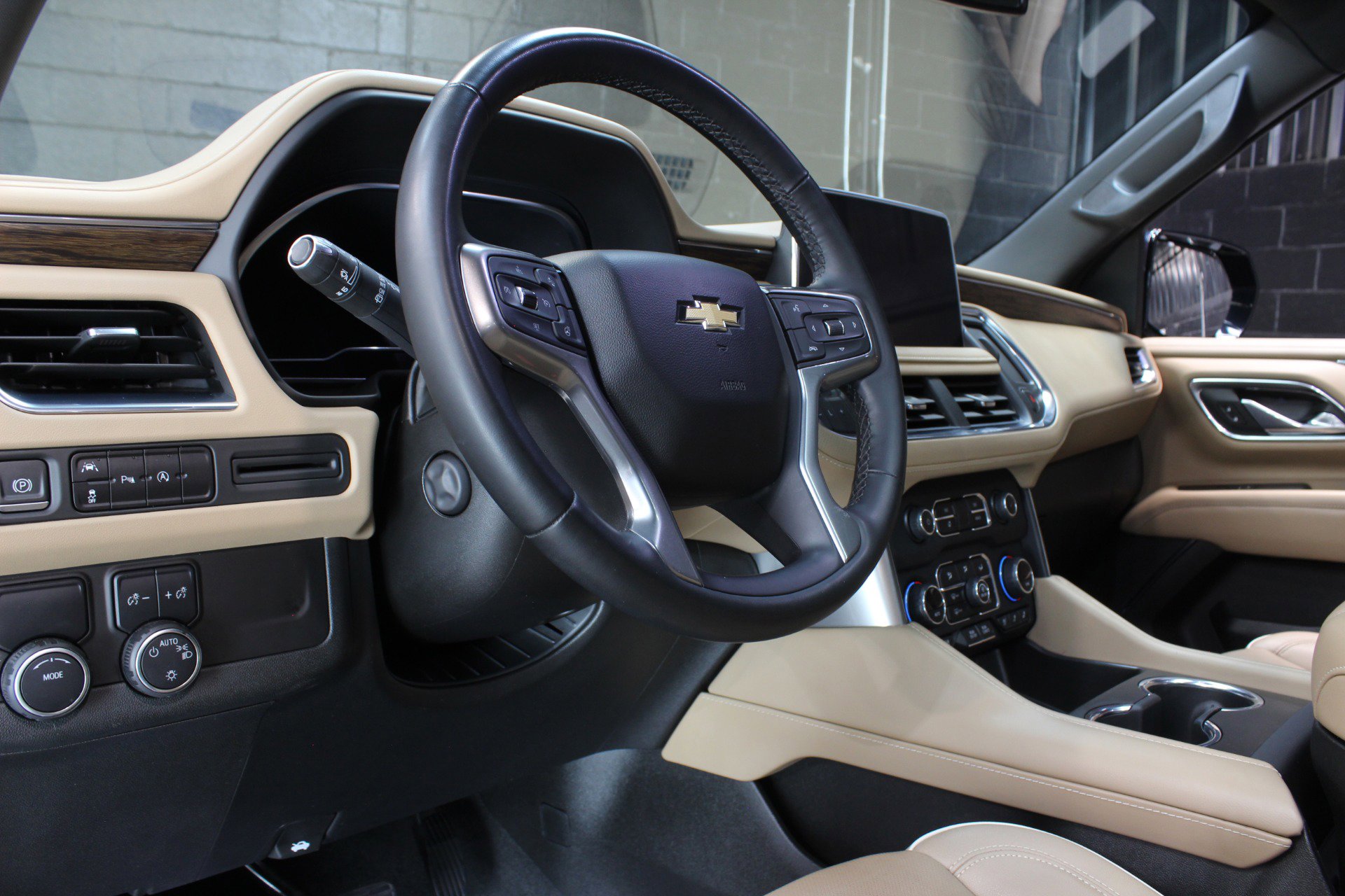 Used 2023 Chevrolet Tahoe Premier RWD image 33
