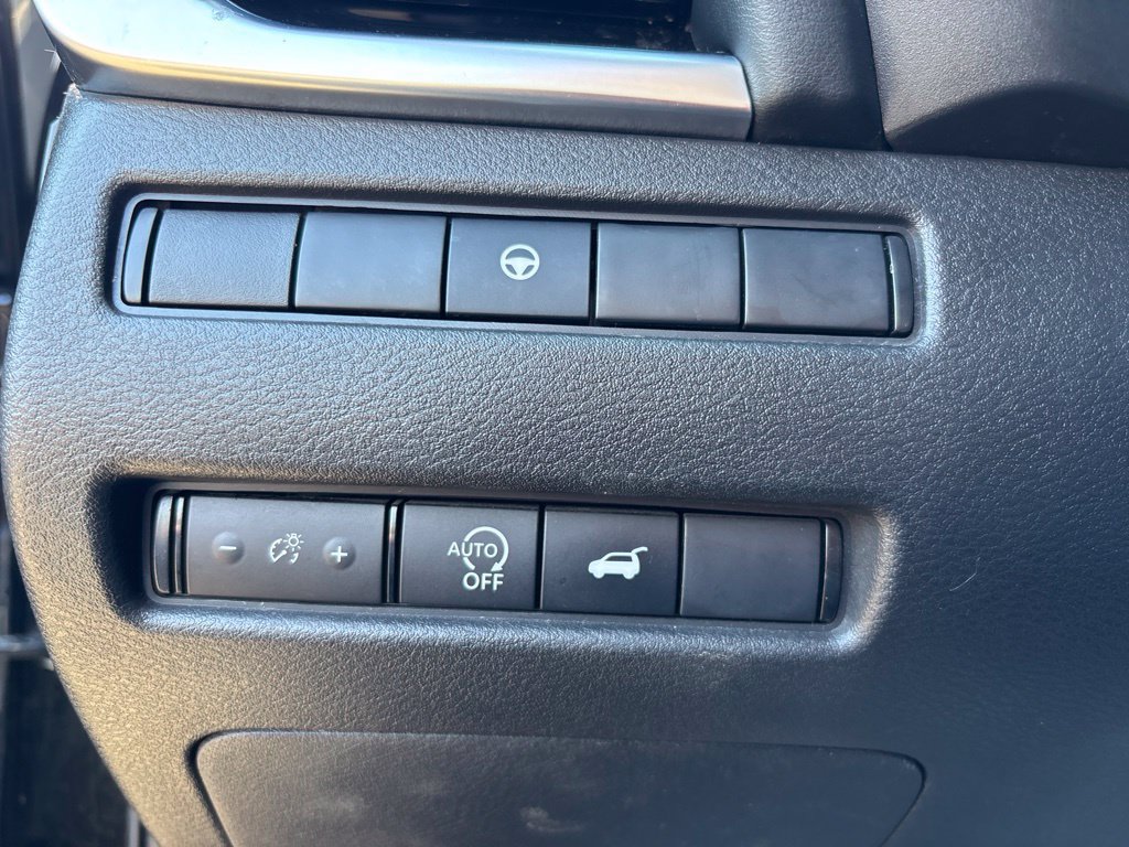 Used 2024 Nissan Rogue SL AWD/4WD image 20